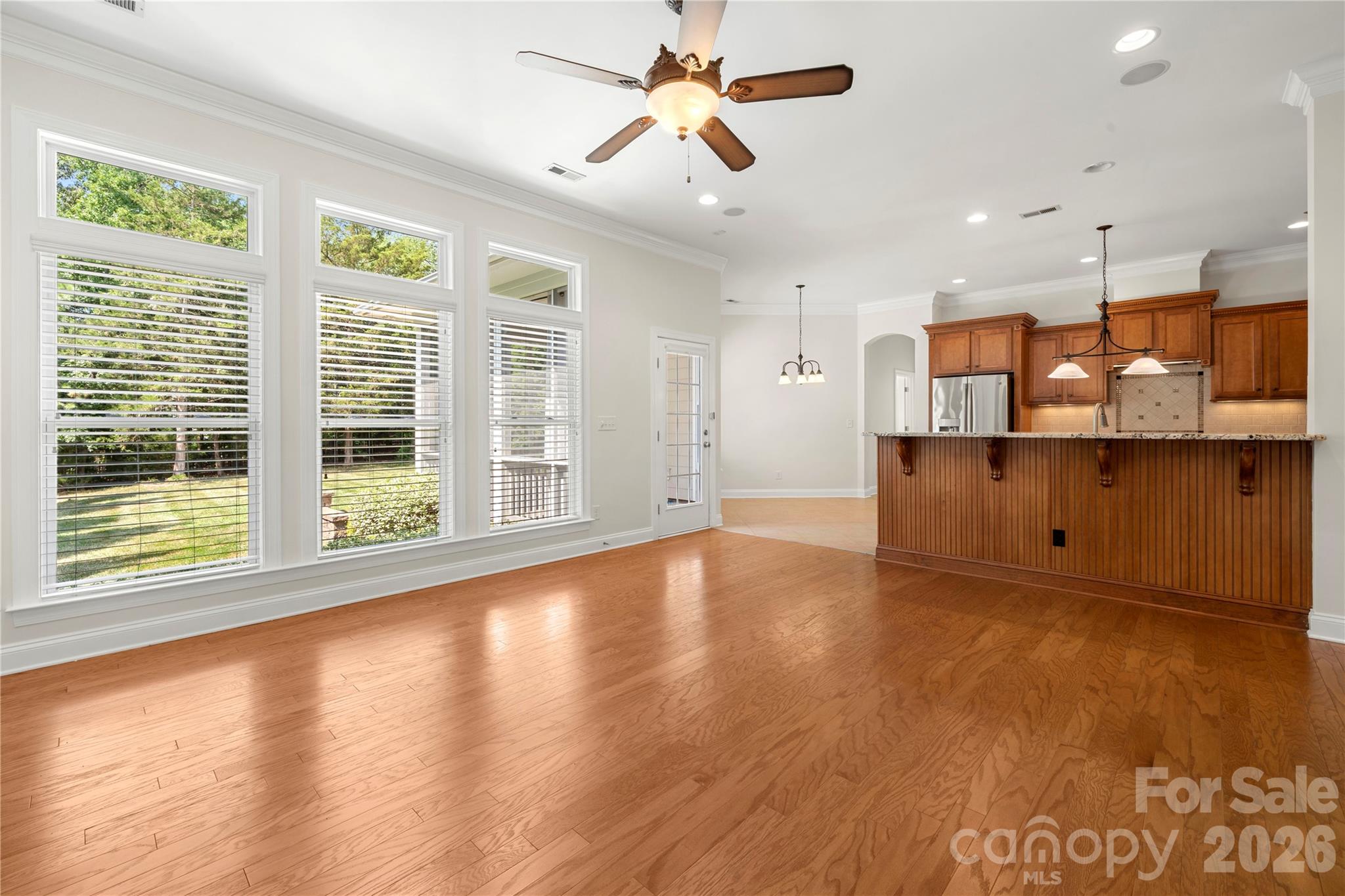 11316 Warfield Avenue — Huntersville