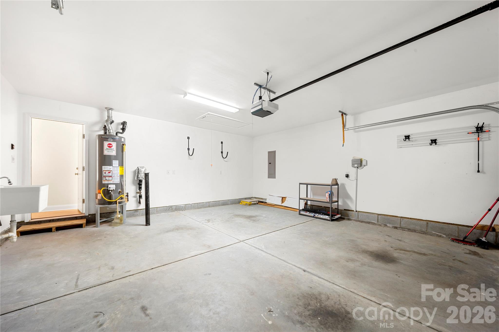 11316 Warfield Avenue — Huntersville