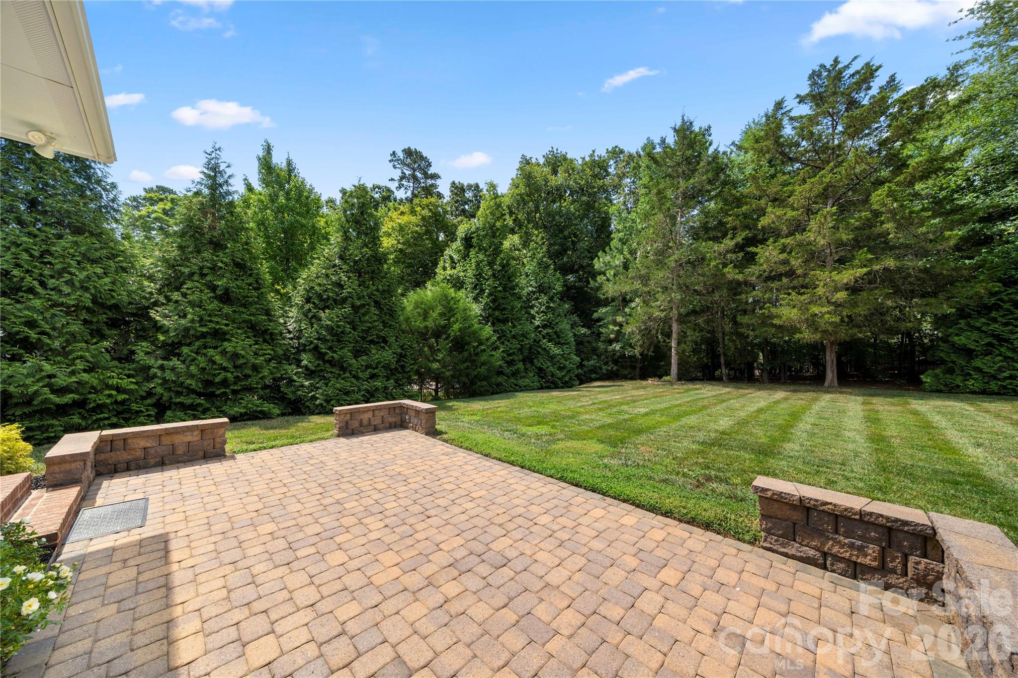 11316 Warfield Avenue — Huntersville