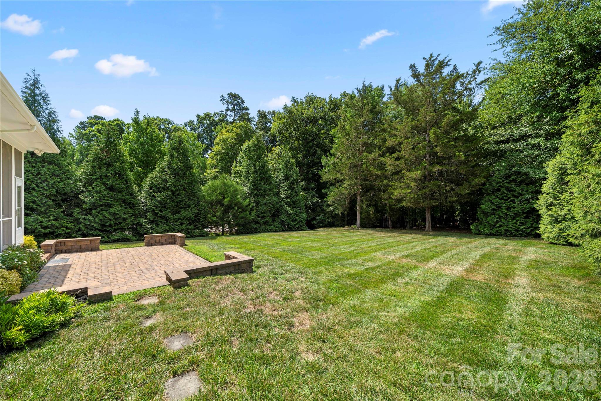 11316 Warfield Avenue — Huntersville