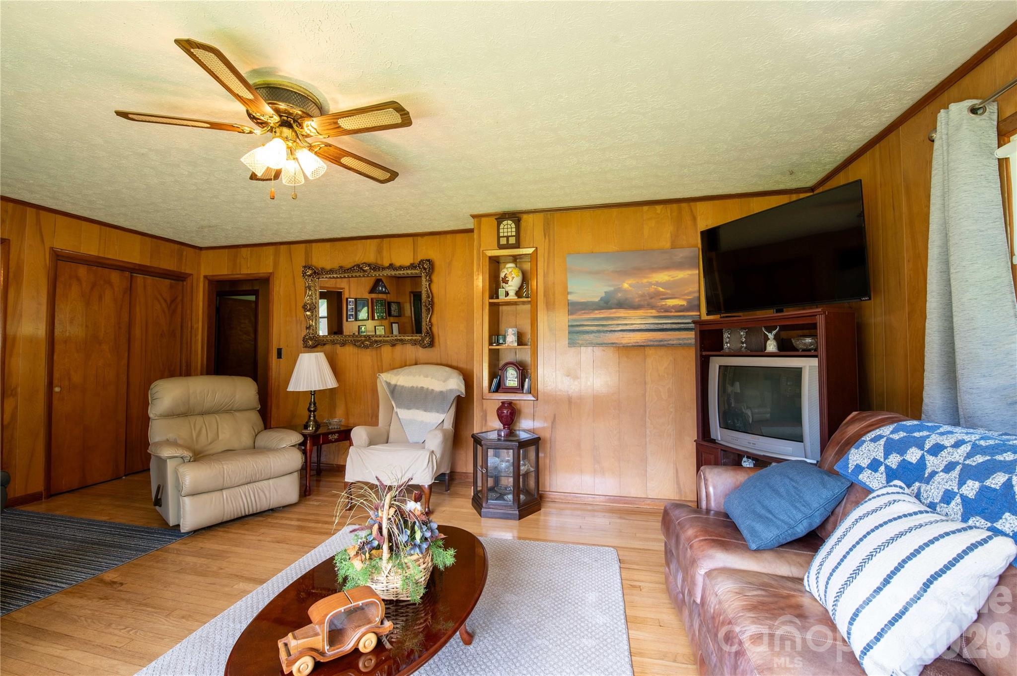 40 Double Island Road — Burnsville