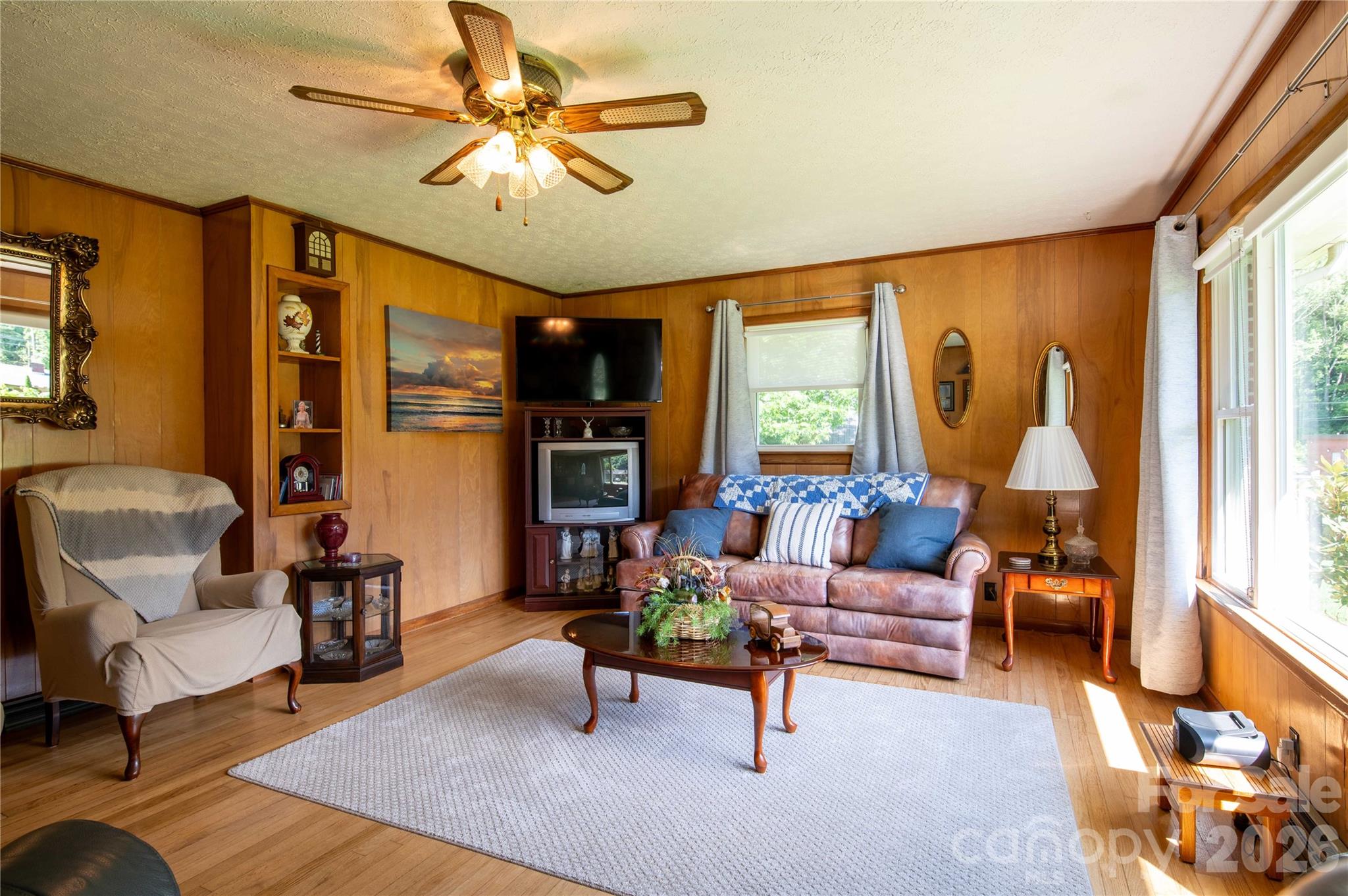 40 Double Island Road — Burnsville