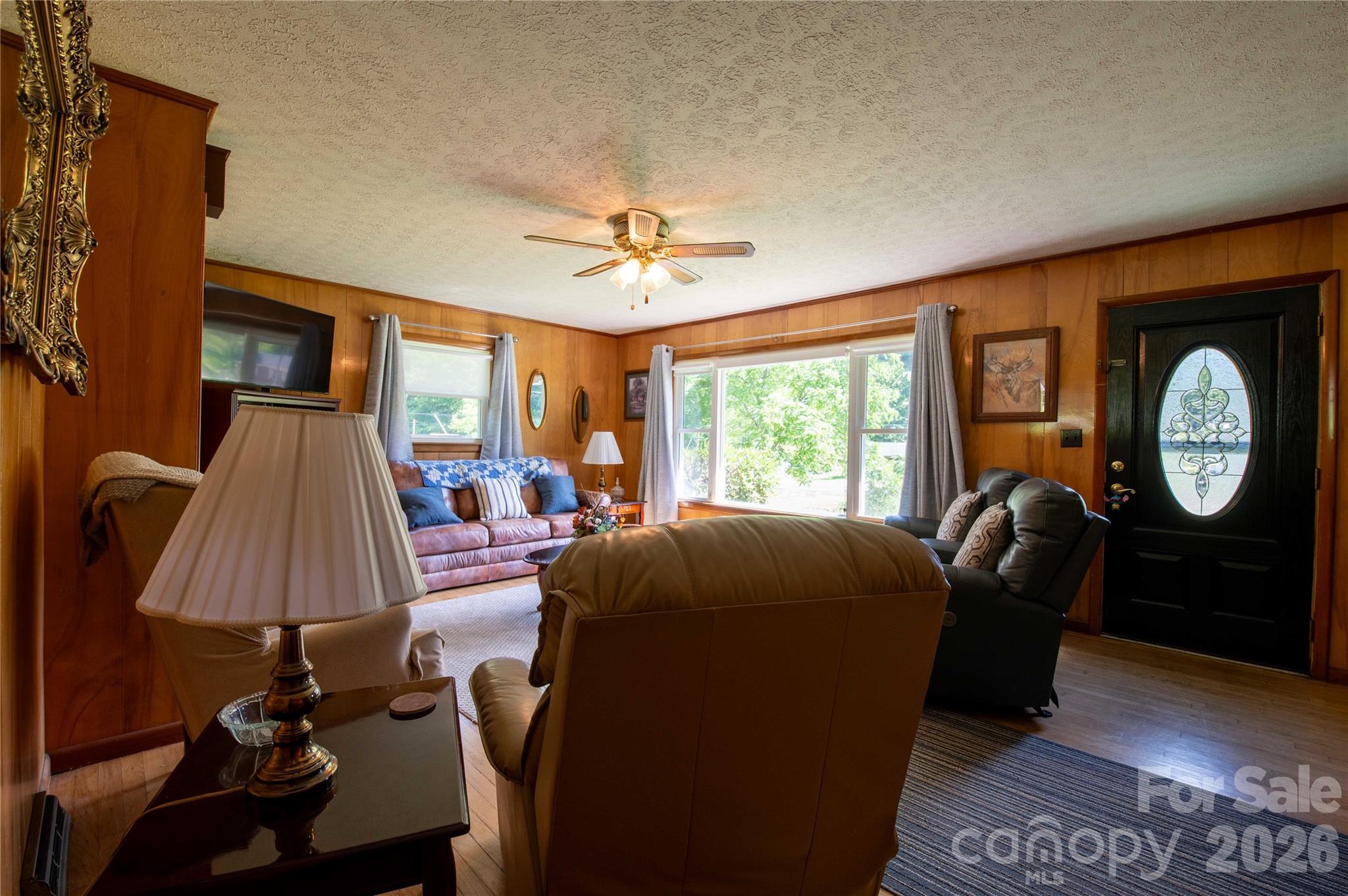 40 Double Island Road — Burnsville