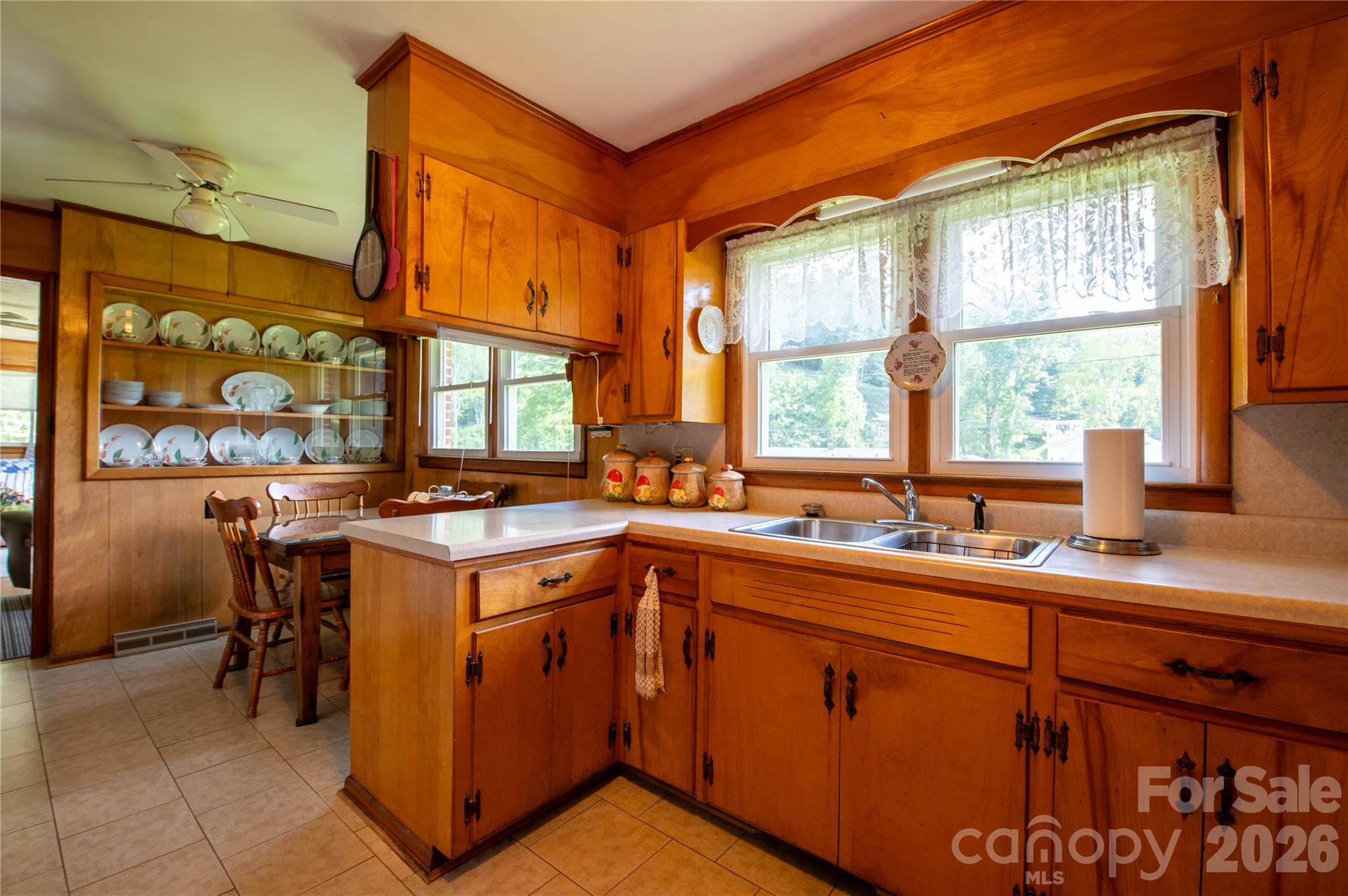 40 Double Island Road — Burnsville