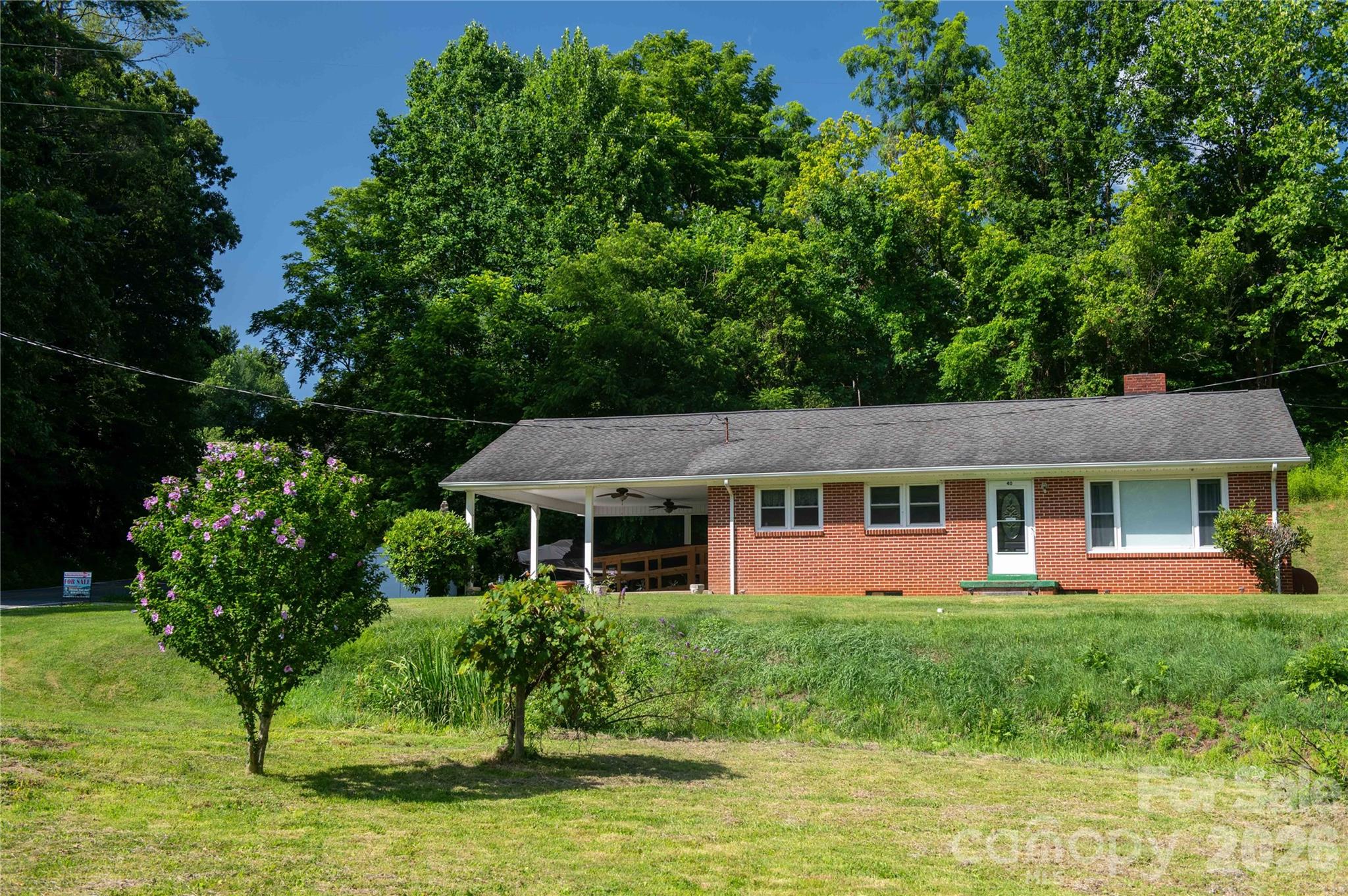 40 Double Island Road — Burnsville