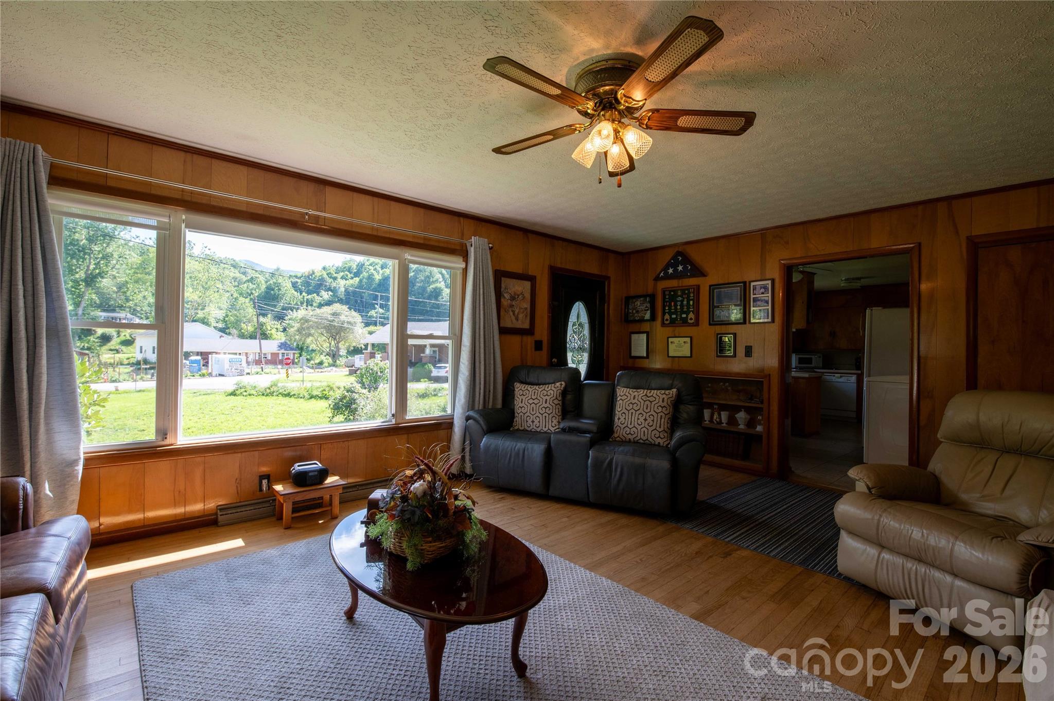 40 Double Island Road — Burnsville