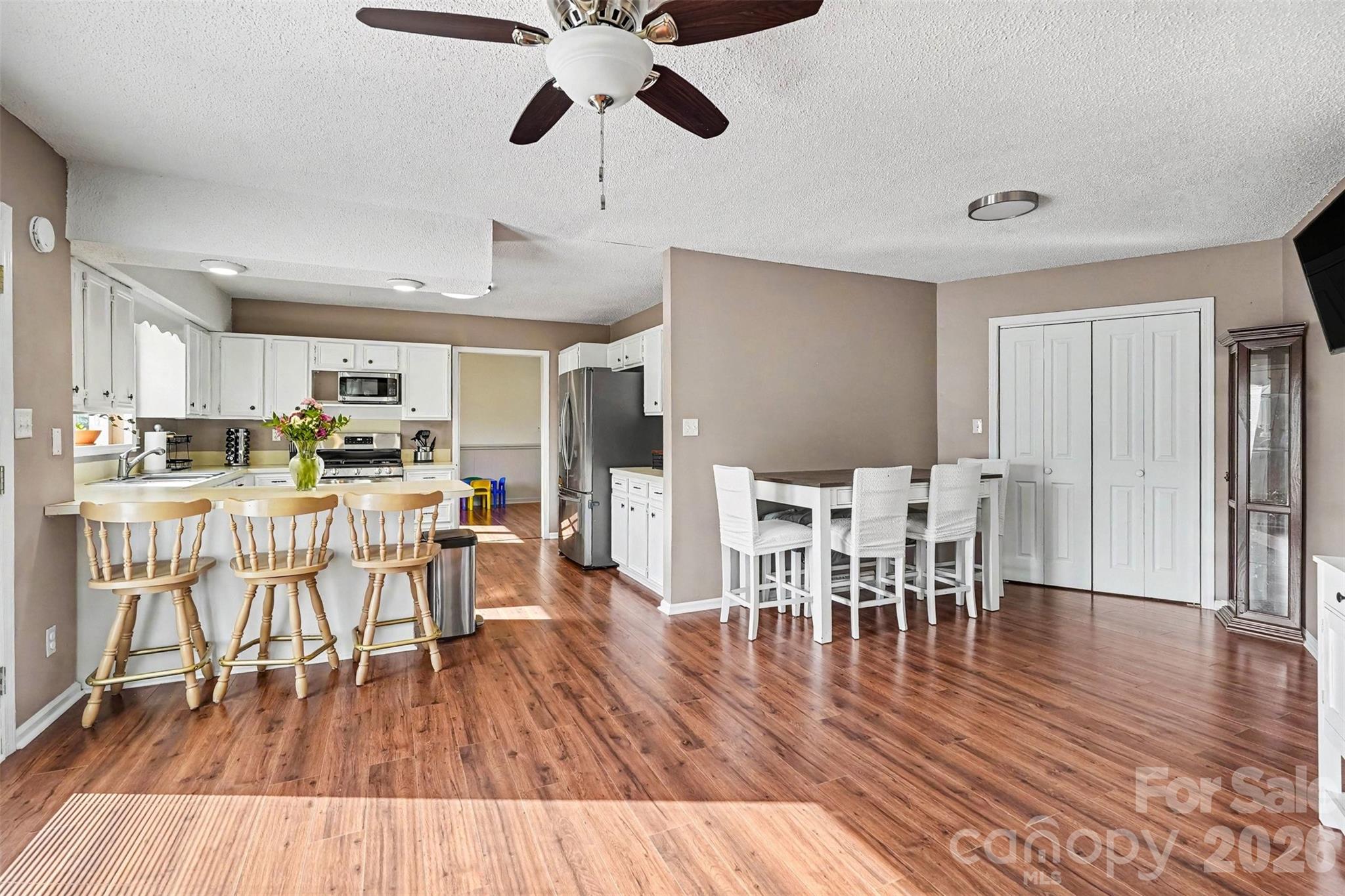 114 Redbird Lane — Rockwell