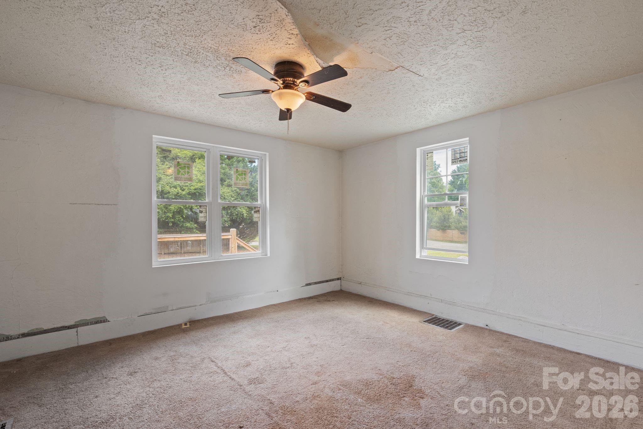 1434 S Main Street — Waynesville