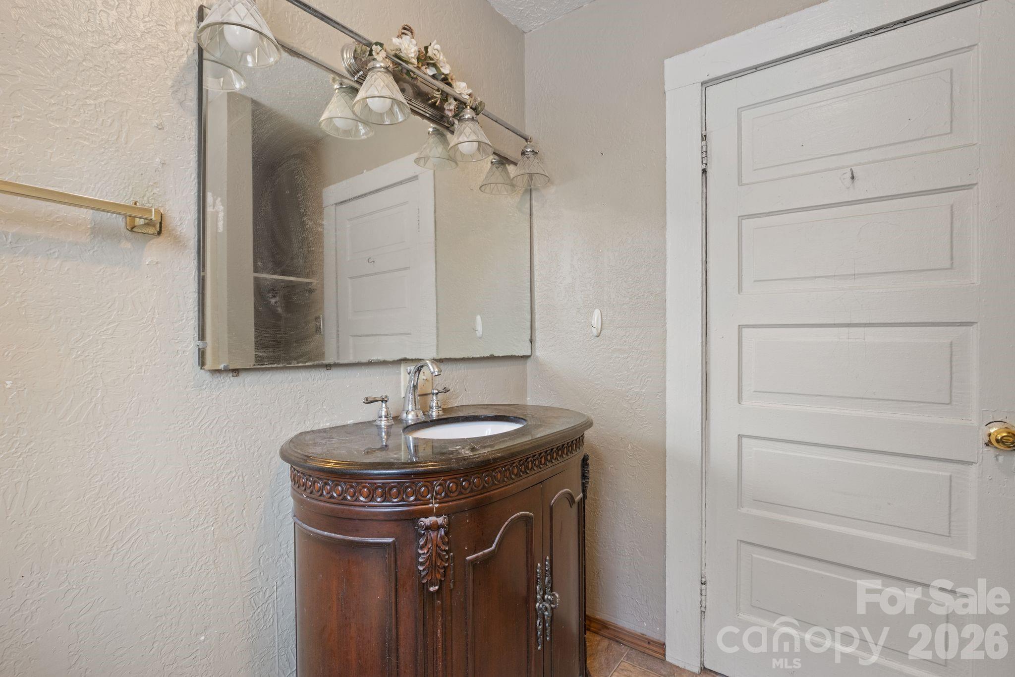 1434 S Main Street — Waynesville