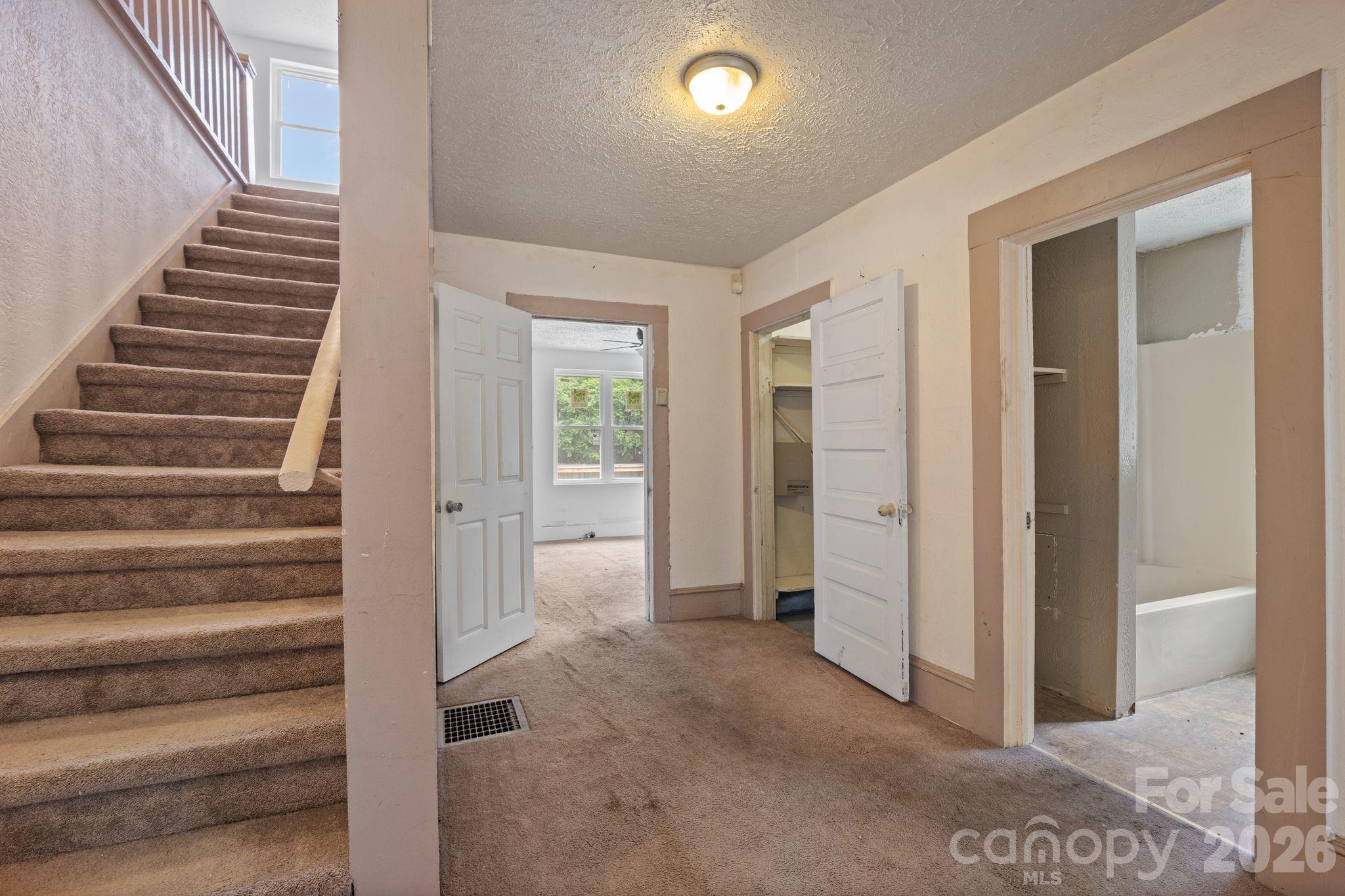 1434 S Main Street — Waynesville
