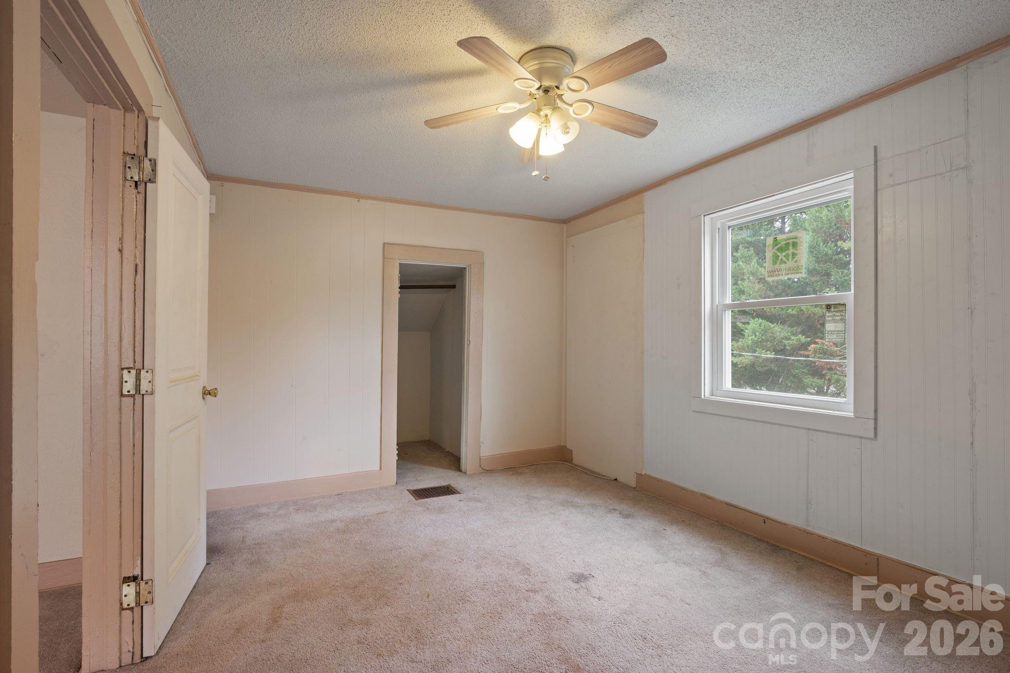 1434 S Main Street — Waynesville