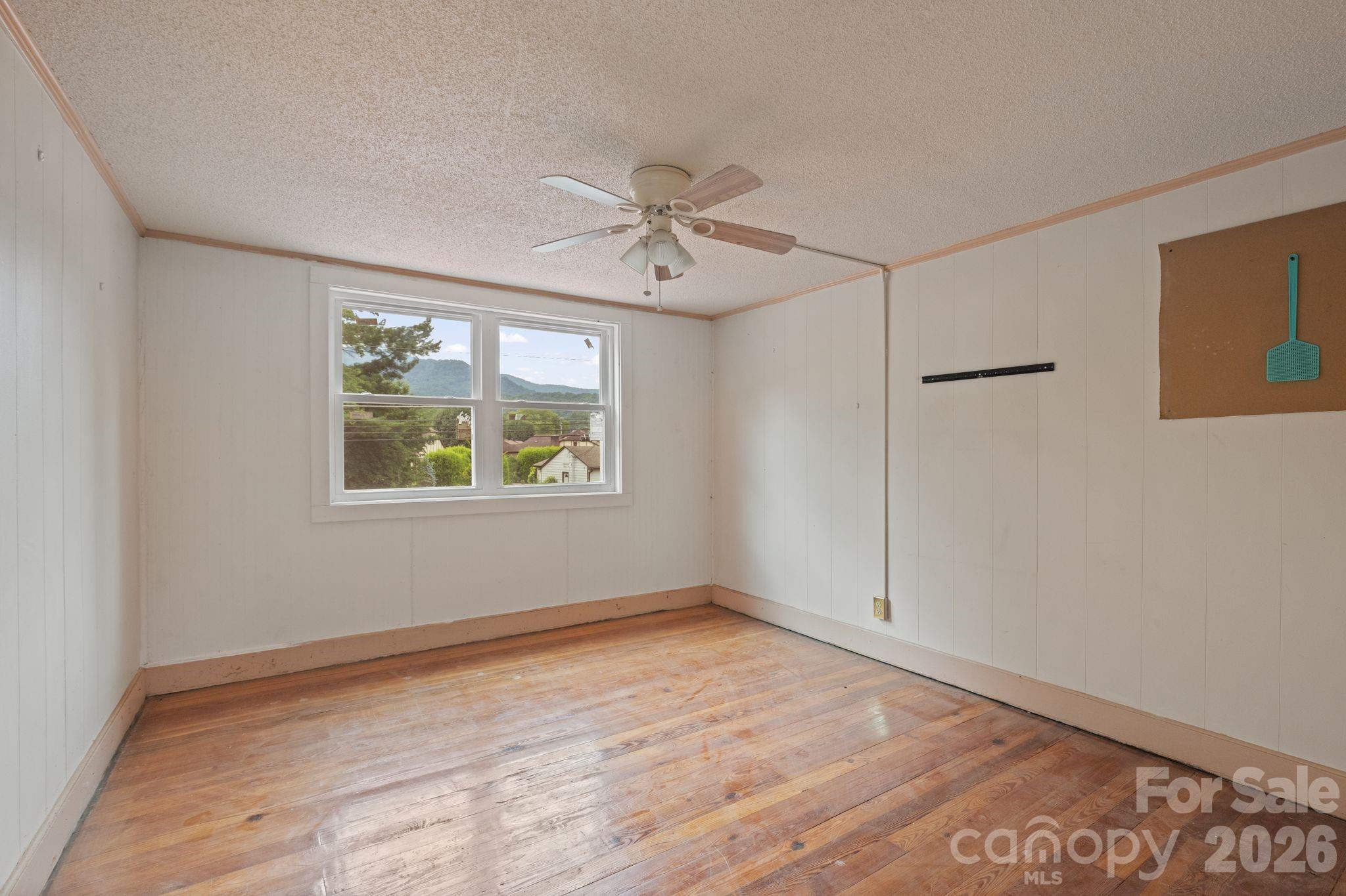 1434 S Main Street — Waynesville
