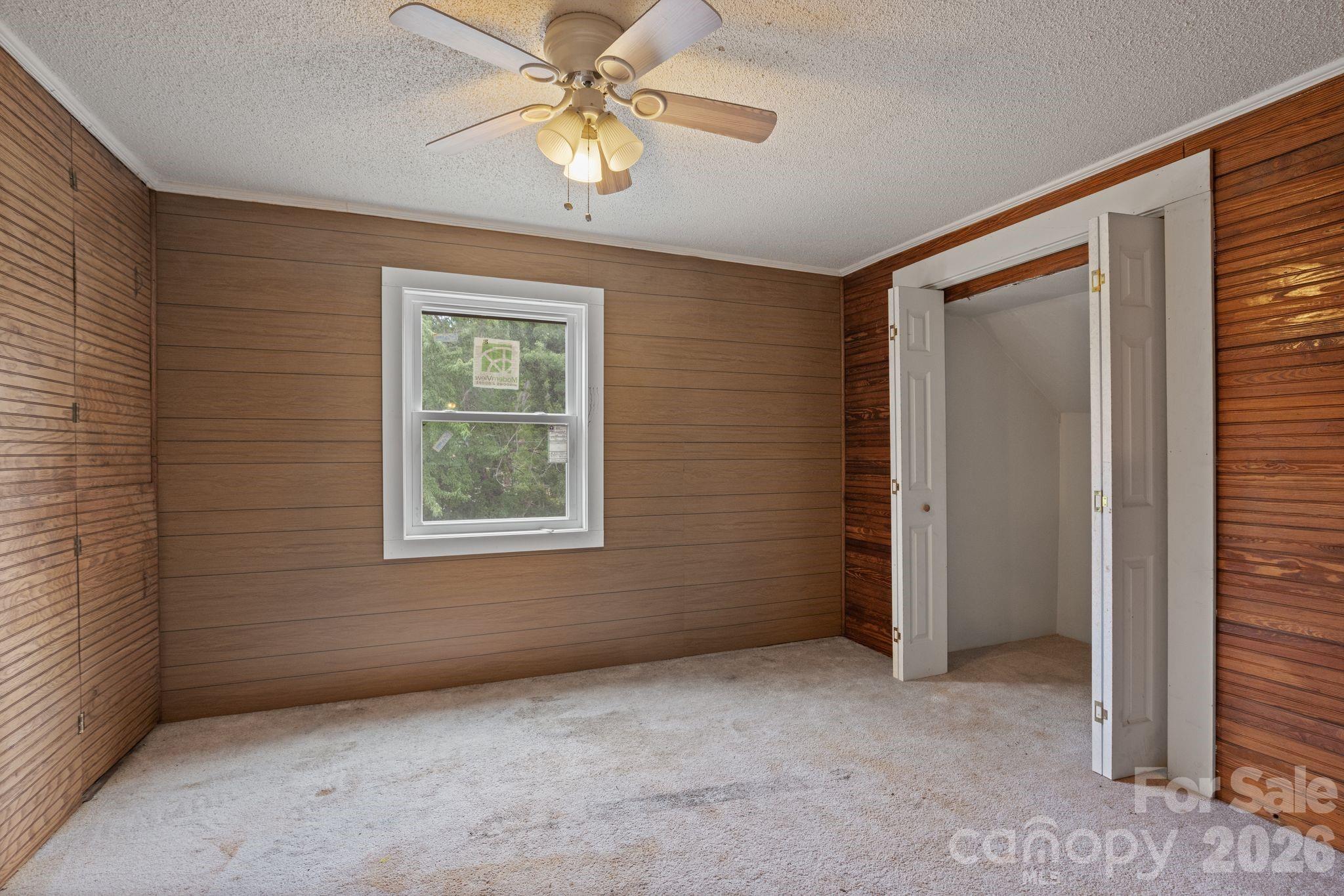 1434 S Main Street — Waynesville