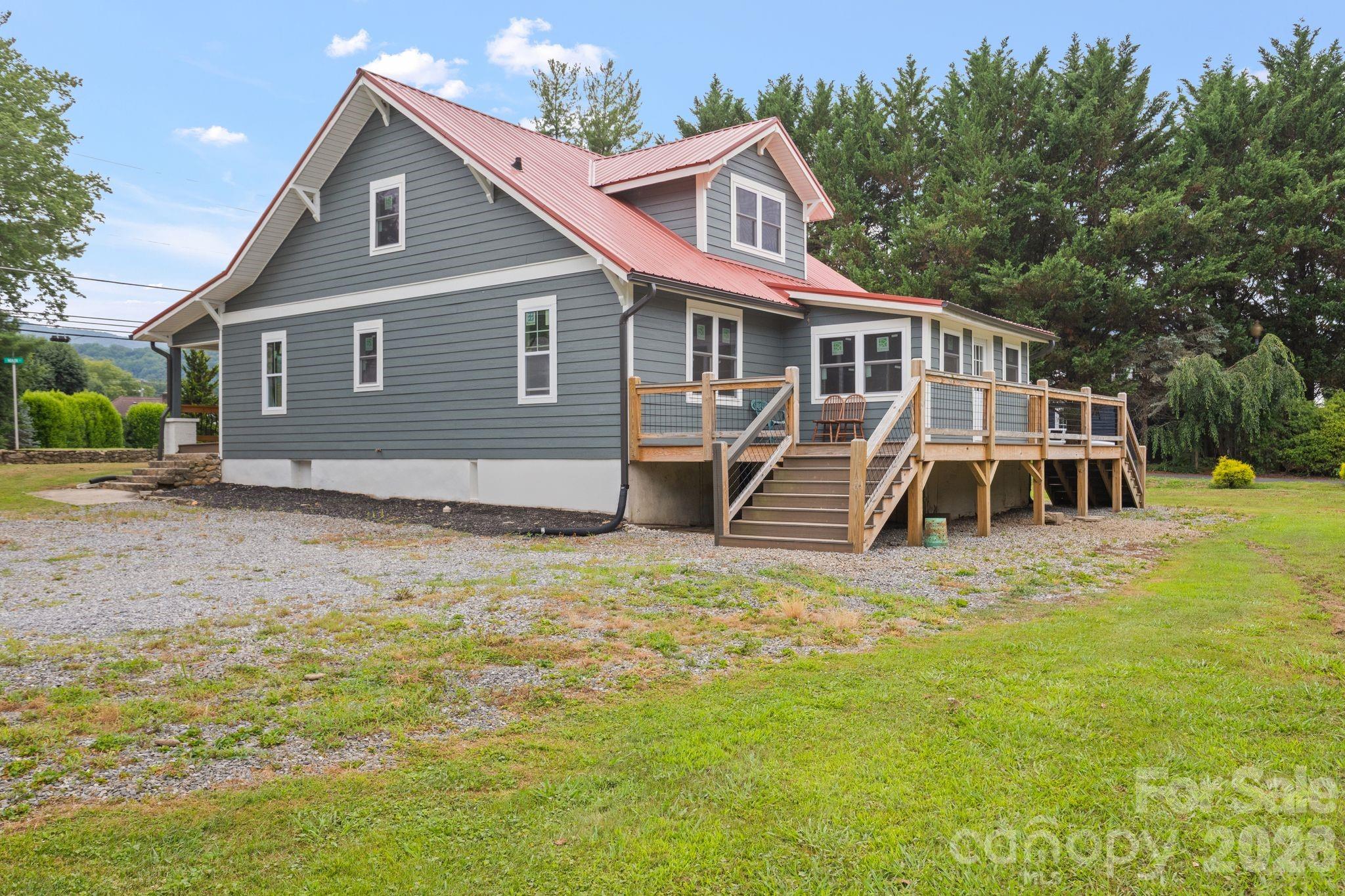 1434 S Main Street — Waynesville