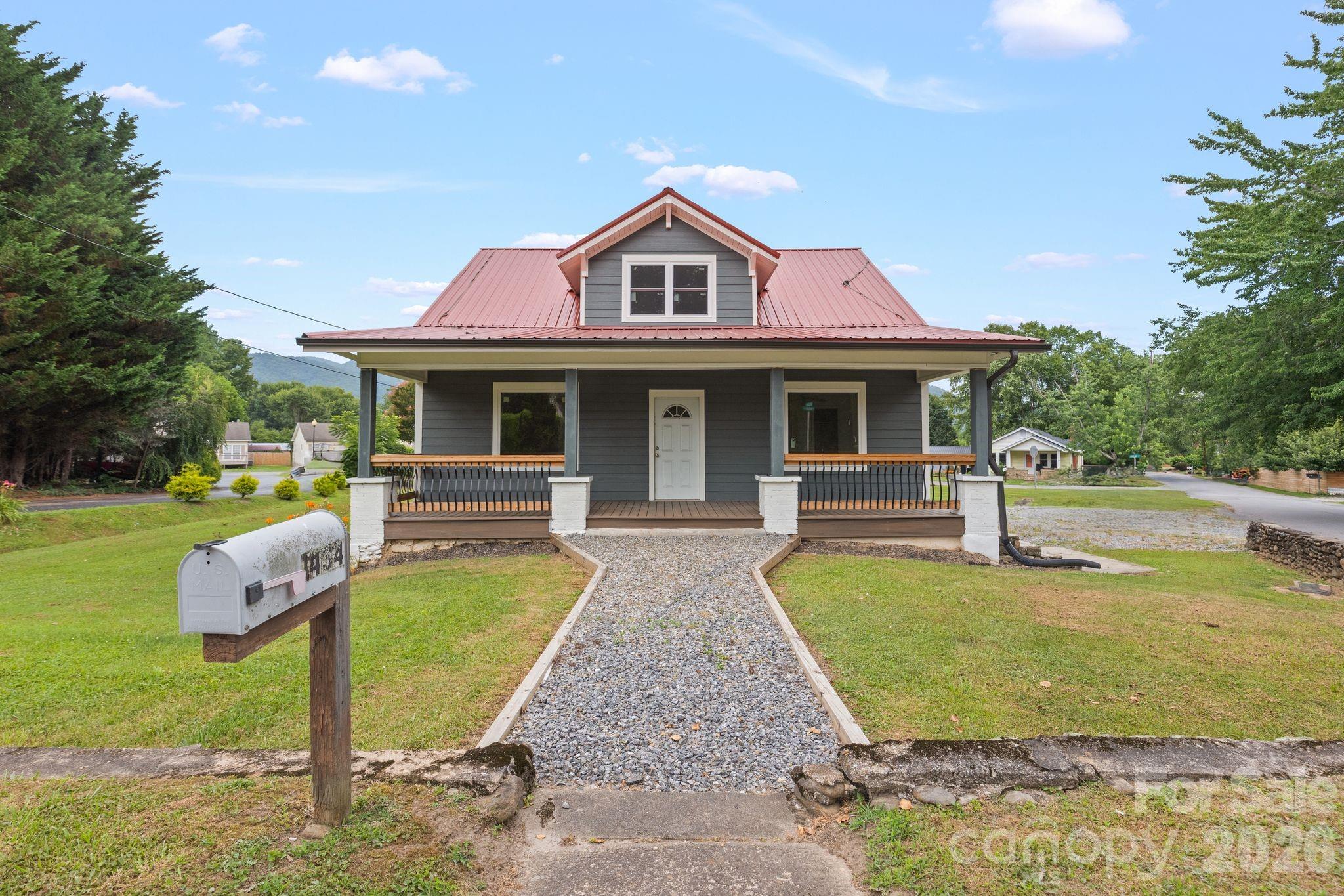 1434 S Main Street — Waynesville