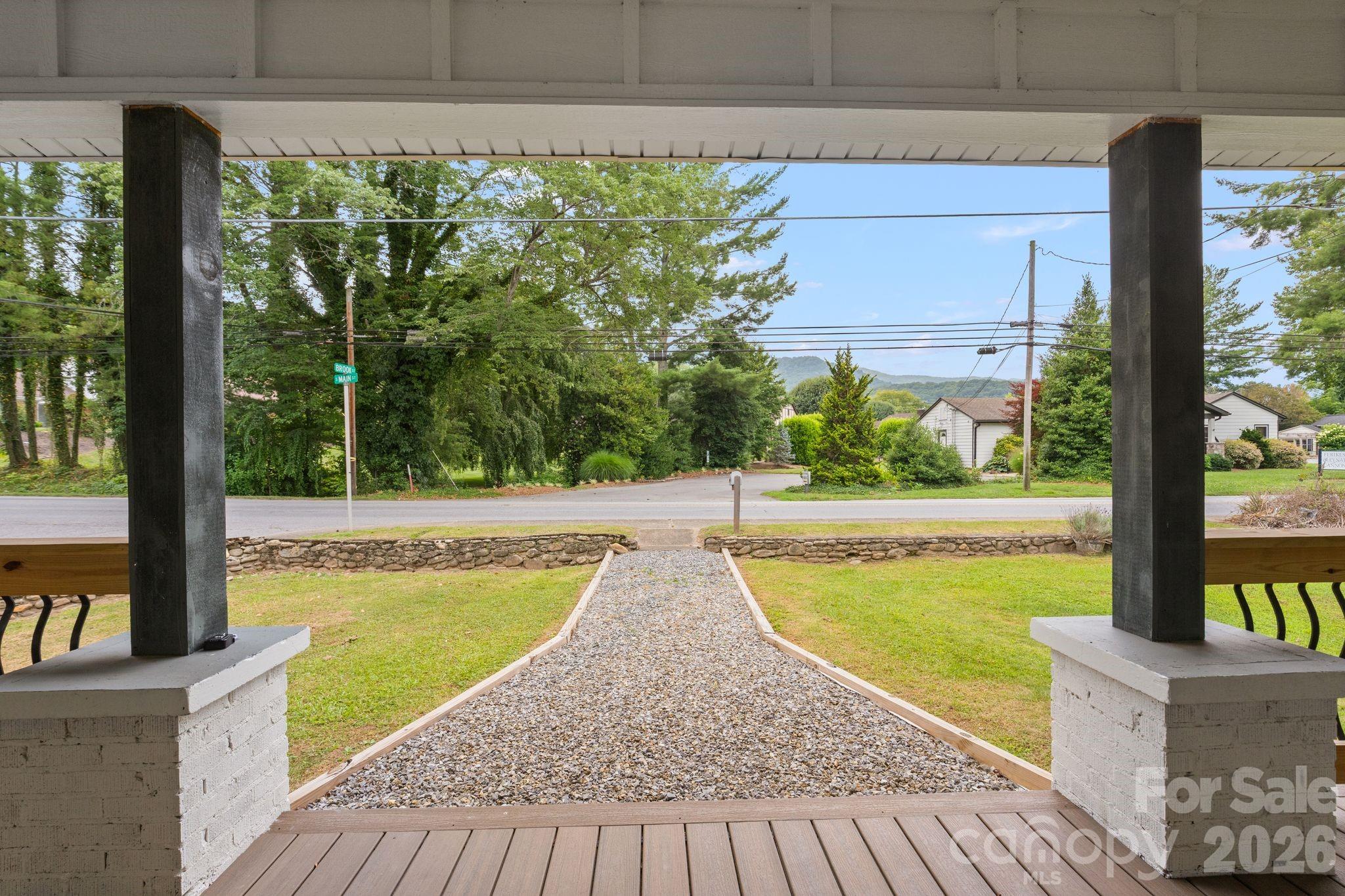 1434 S Main Street — Waynesville