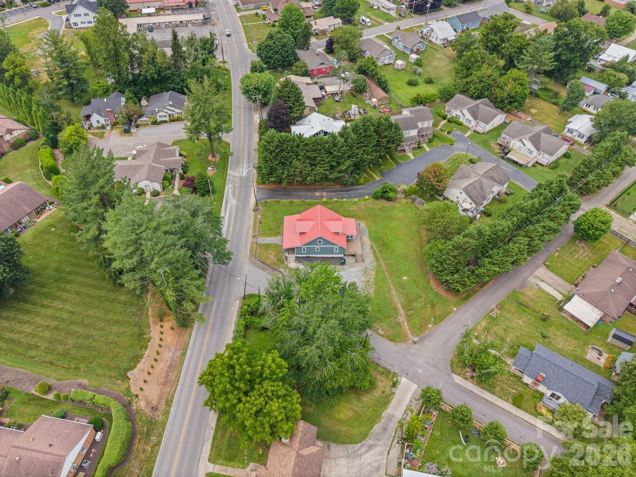 1434 S Main Street — Waynesville