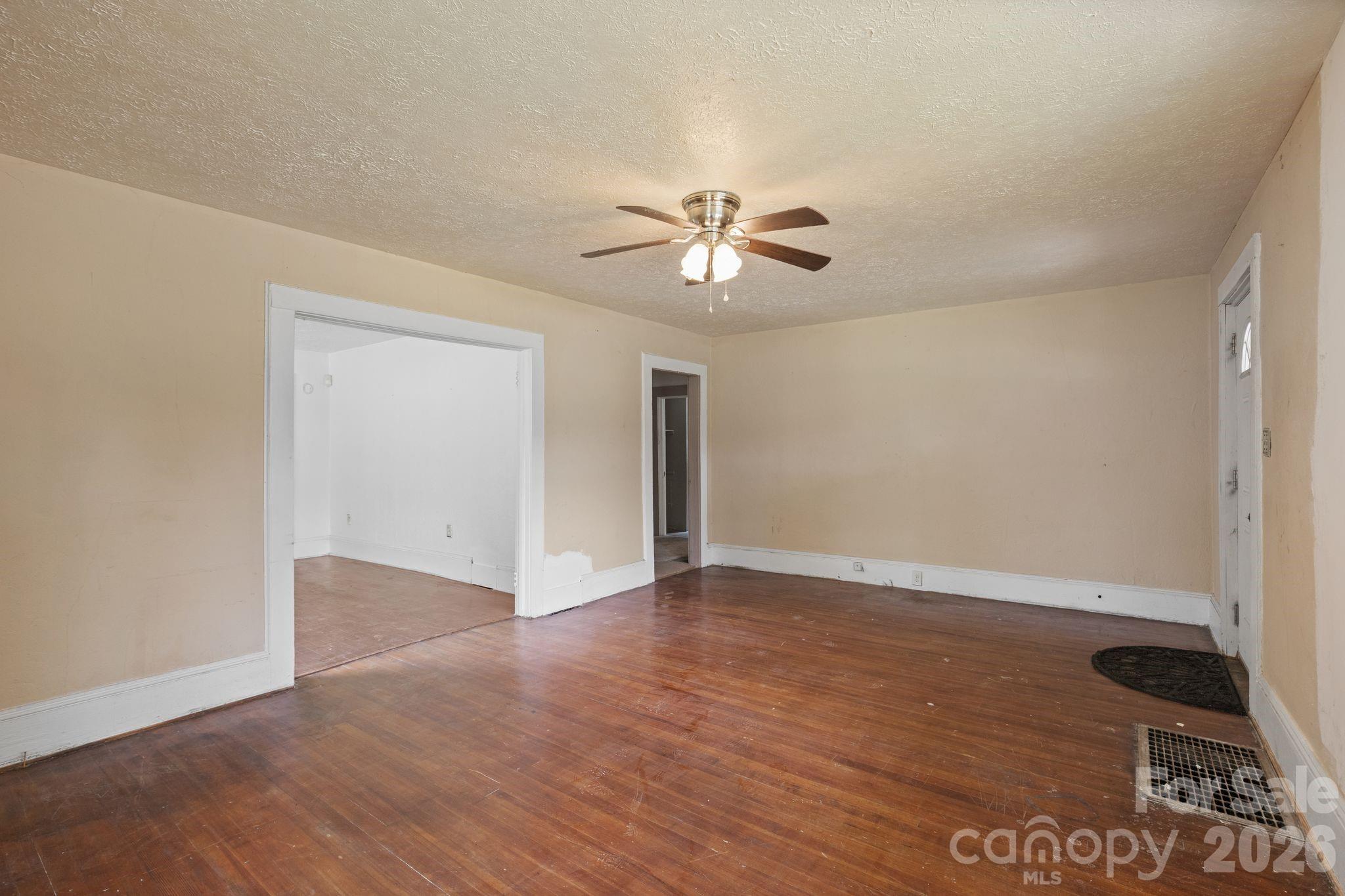 1434 S Main Street — Waynesville