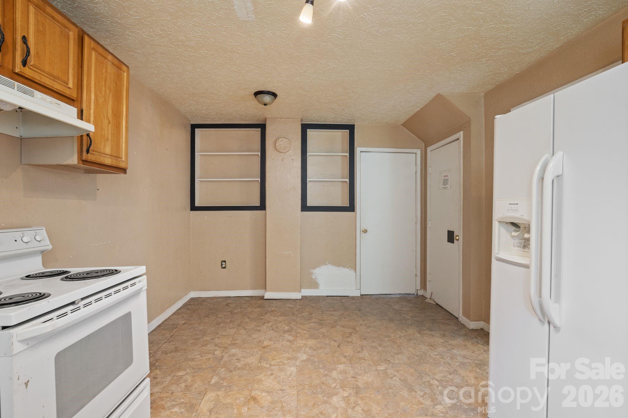 1434 S Main Street — Waynesville
