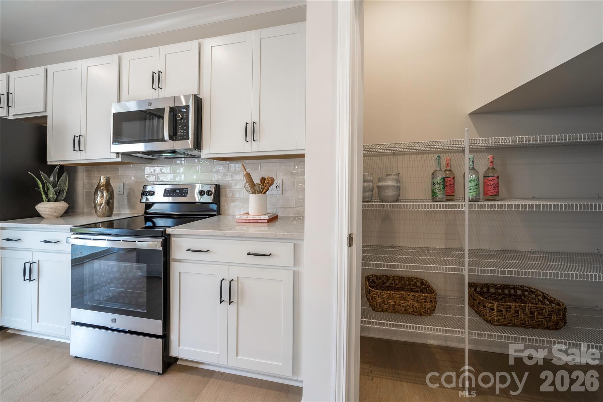 6033 Longar Lane — Charlotte