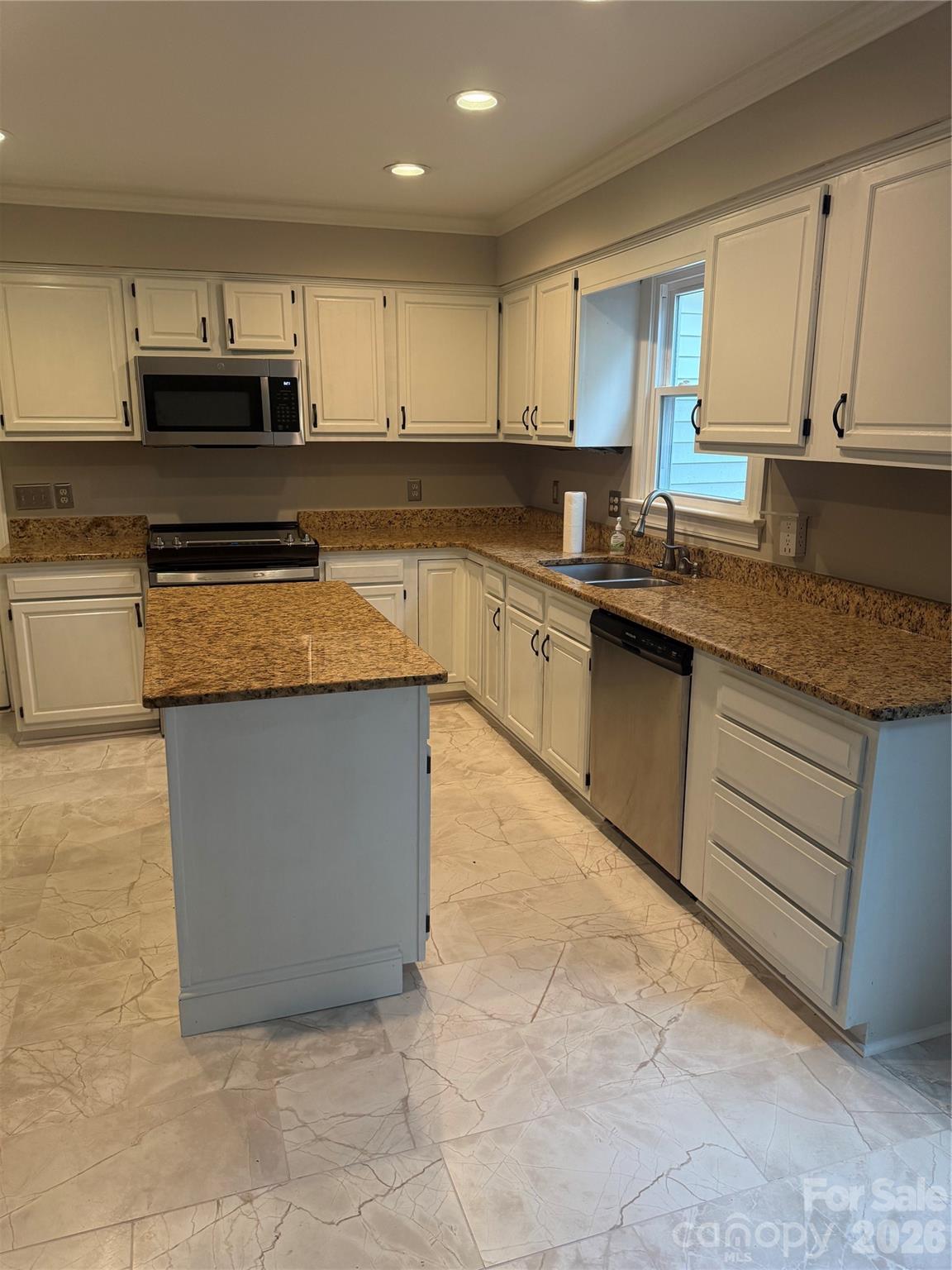 125 Bishop Drive — Winterville