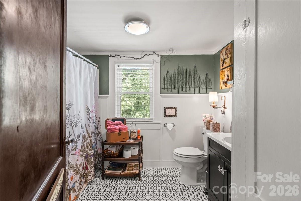 221 N Main Street — Clover