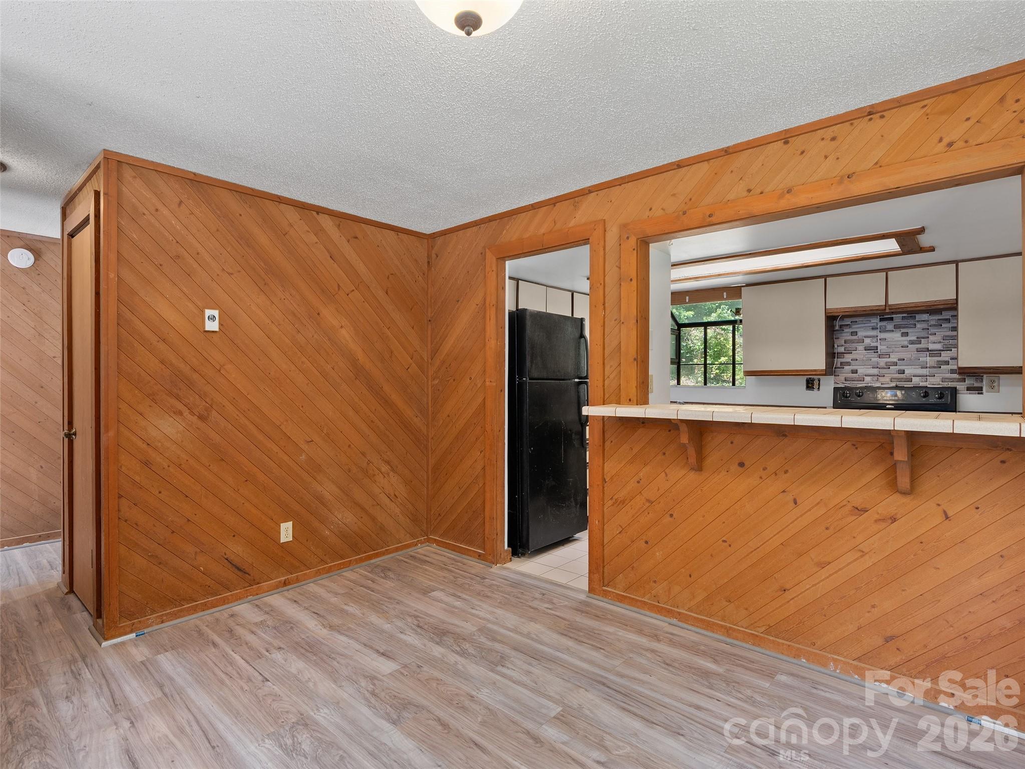 25 Little Creek Lane — Maggie Valley