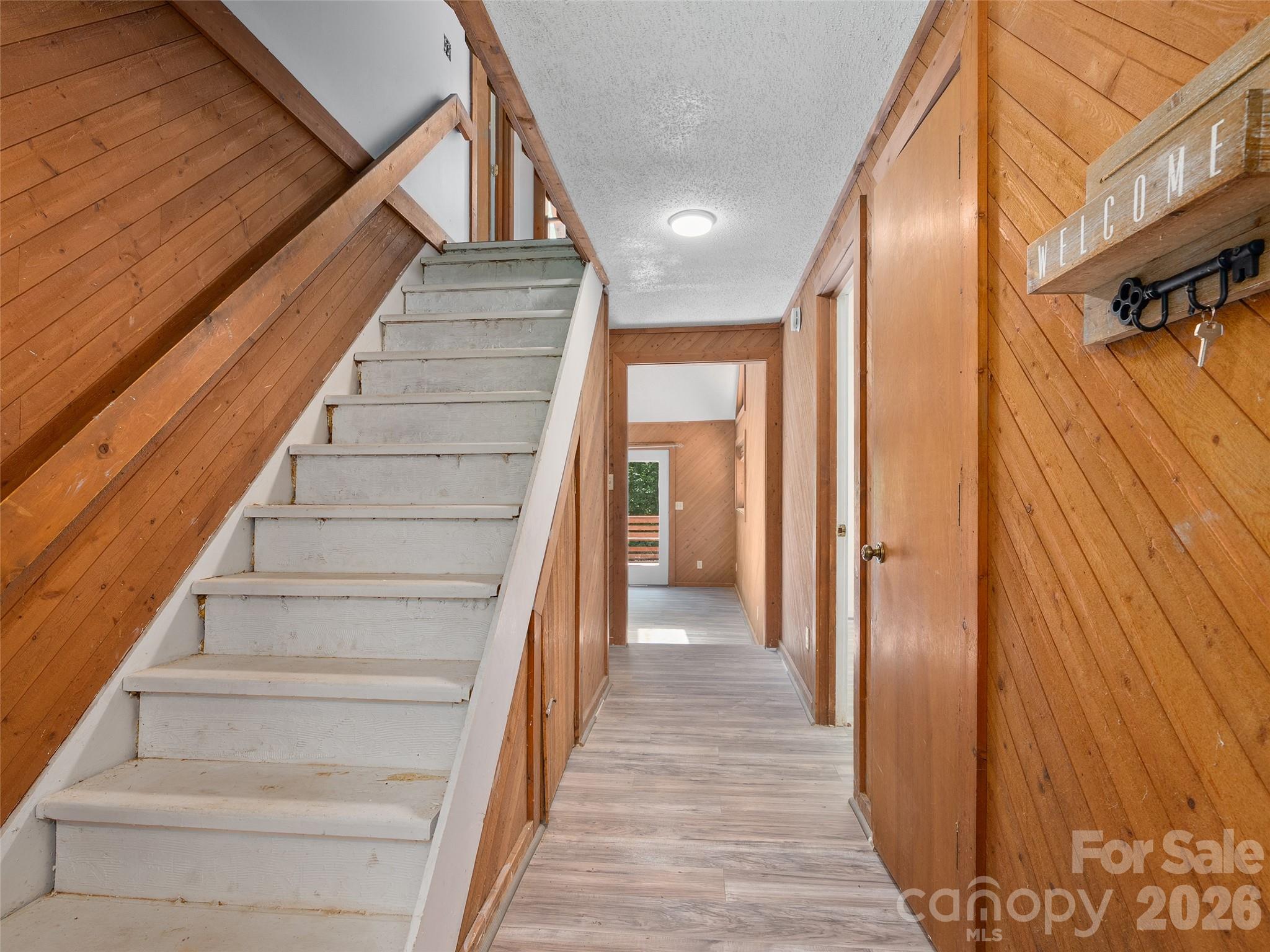 25 Little Creek Lane — Maggie Valley