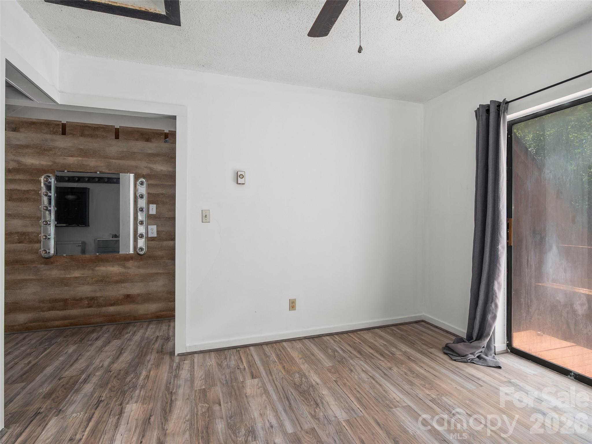 25 Little Creek Lane — Maggie Valley