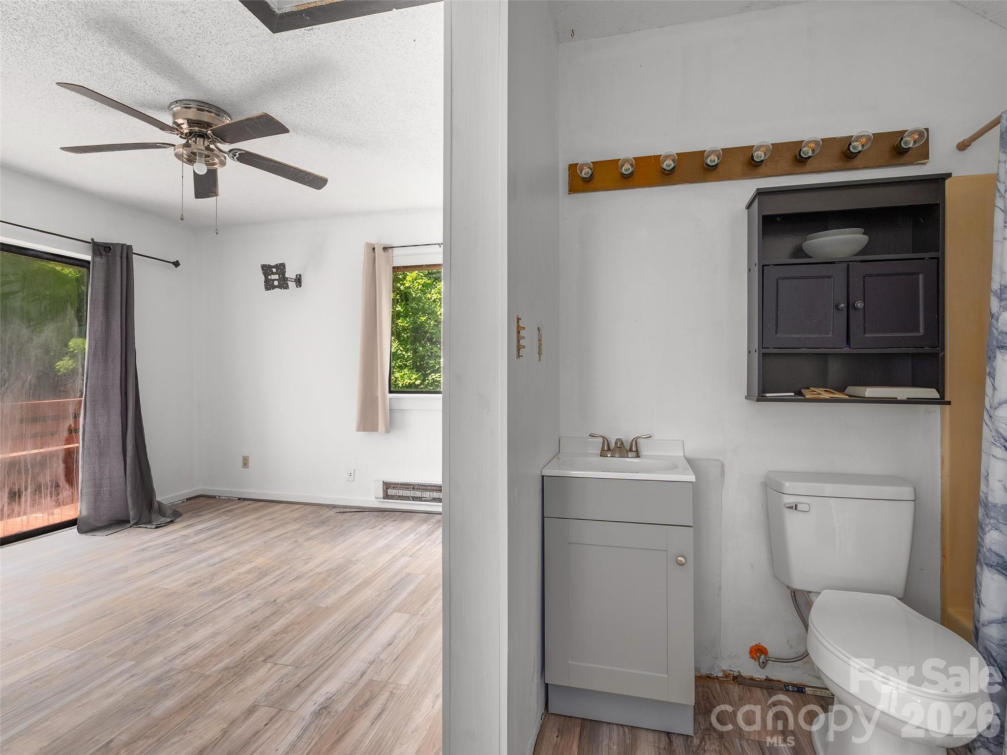 25 Little Creek Lane — Maggie Valley