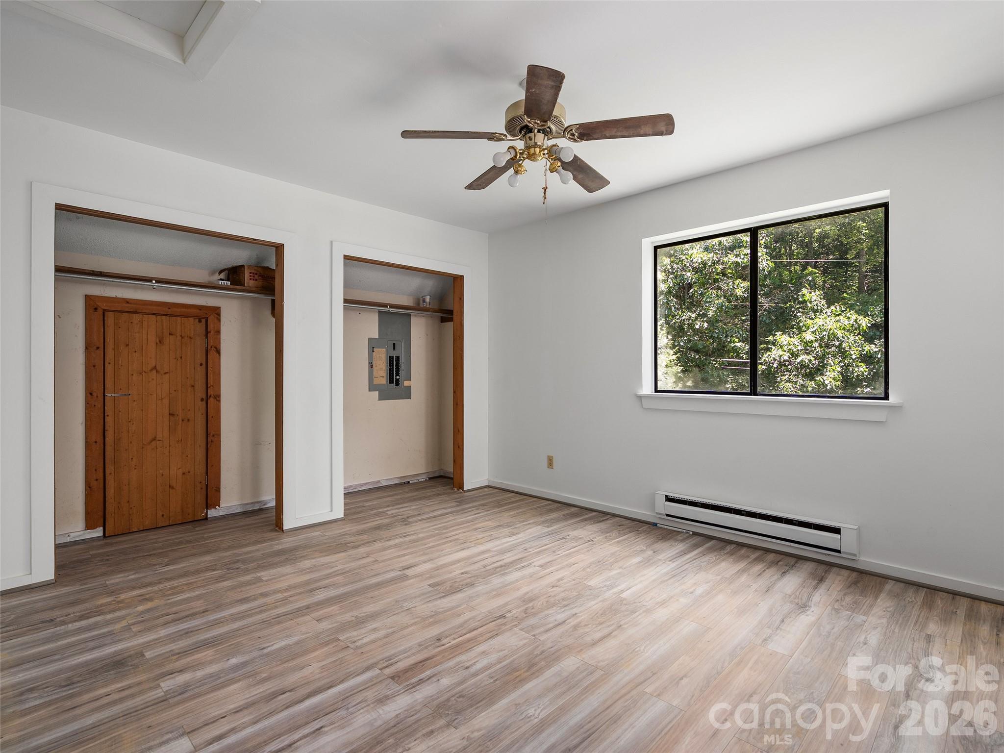 25 Little Creek Lane — Maggie Valley
