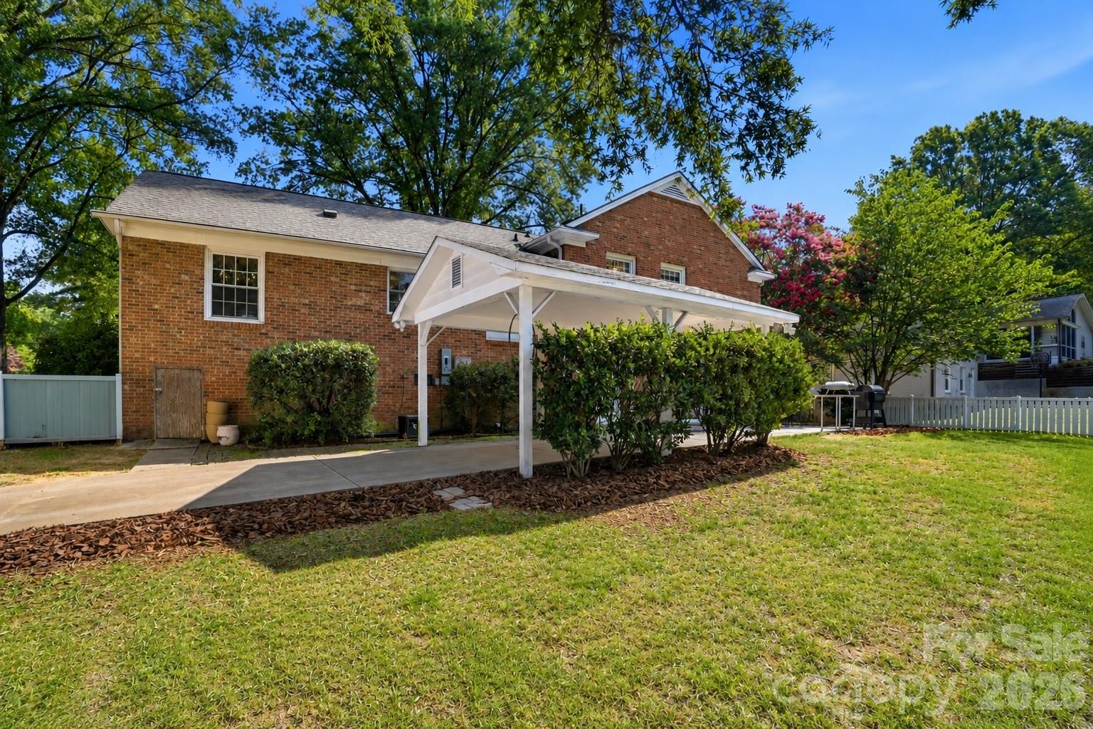 3900 Blowing Rock Way — Charlotte