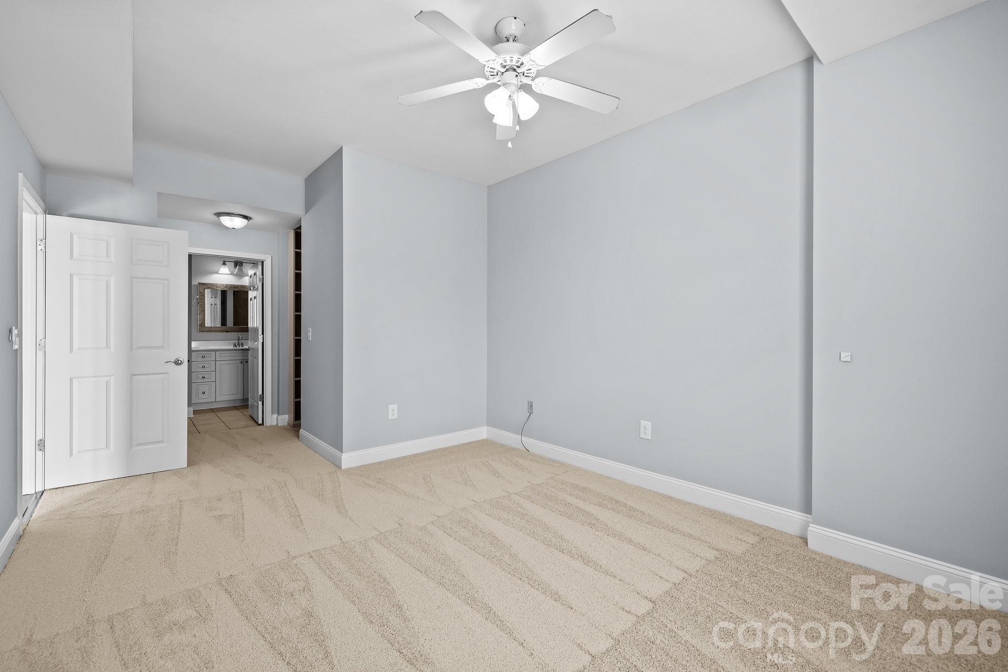 300 W 5th Street — Charlotte