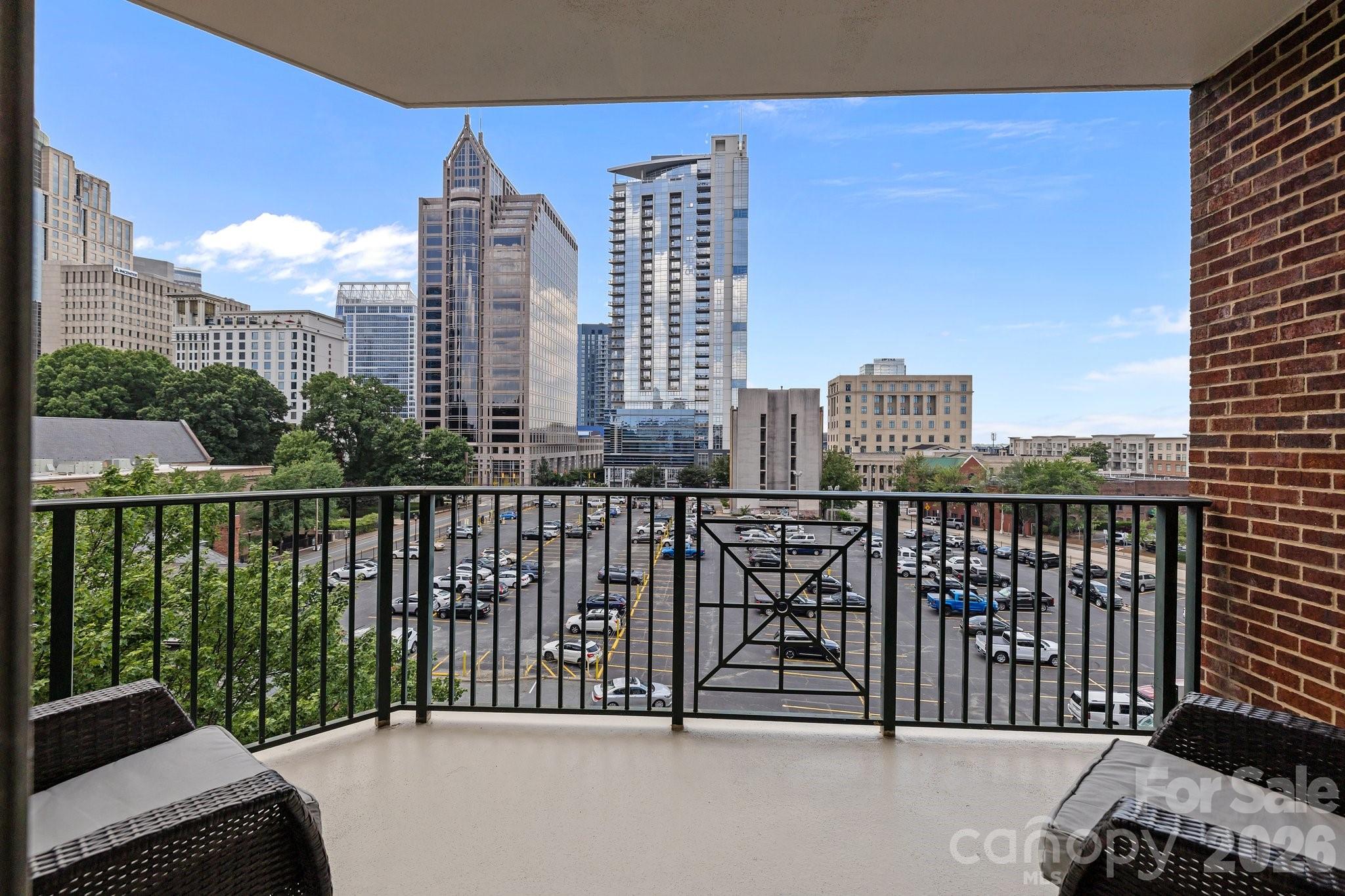 300 W 5th Street — Charlotte