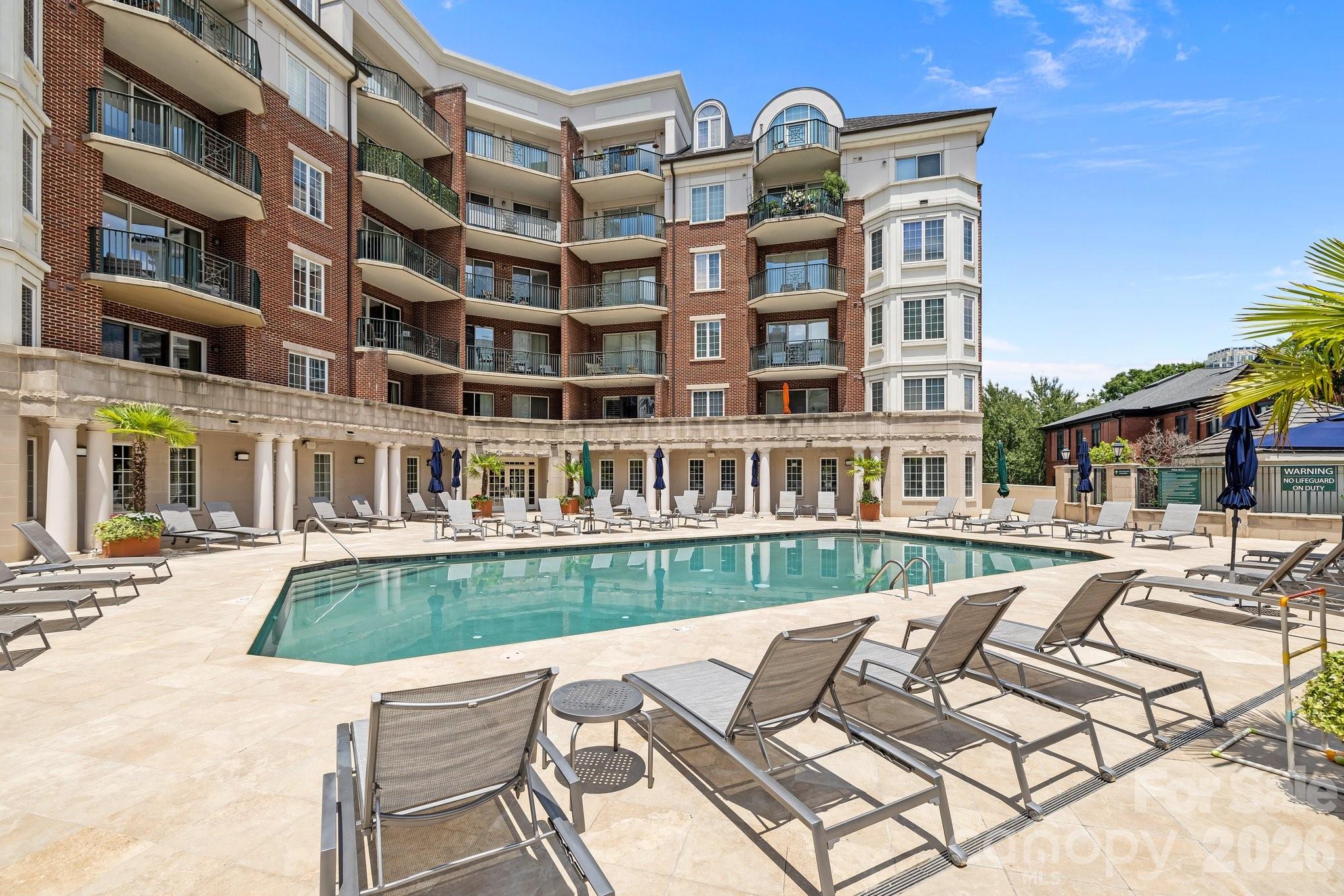 300 W 5th Street — Charlotte