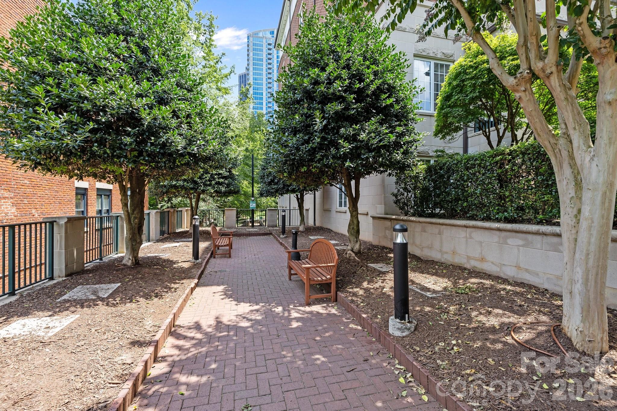 300 W 5th Street — Charlotte