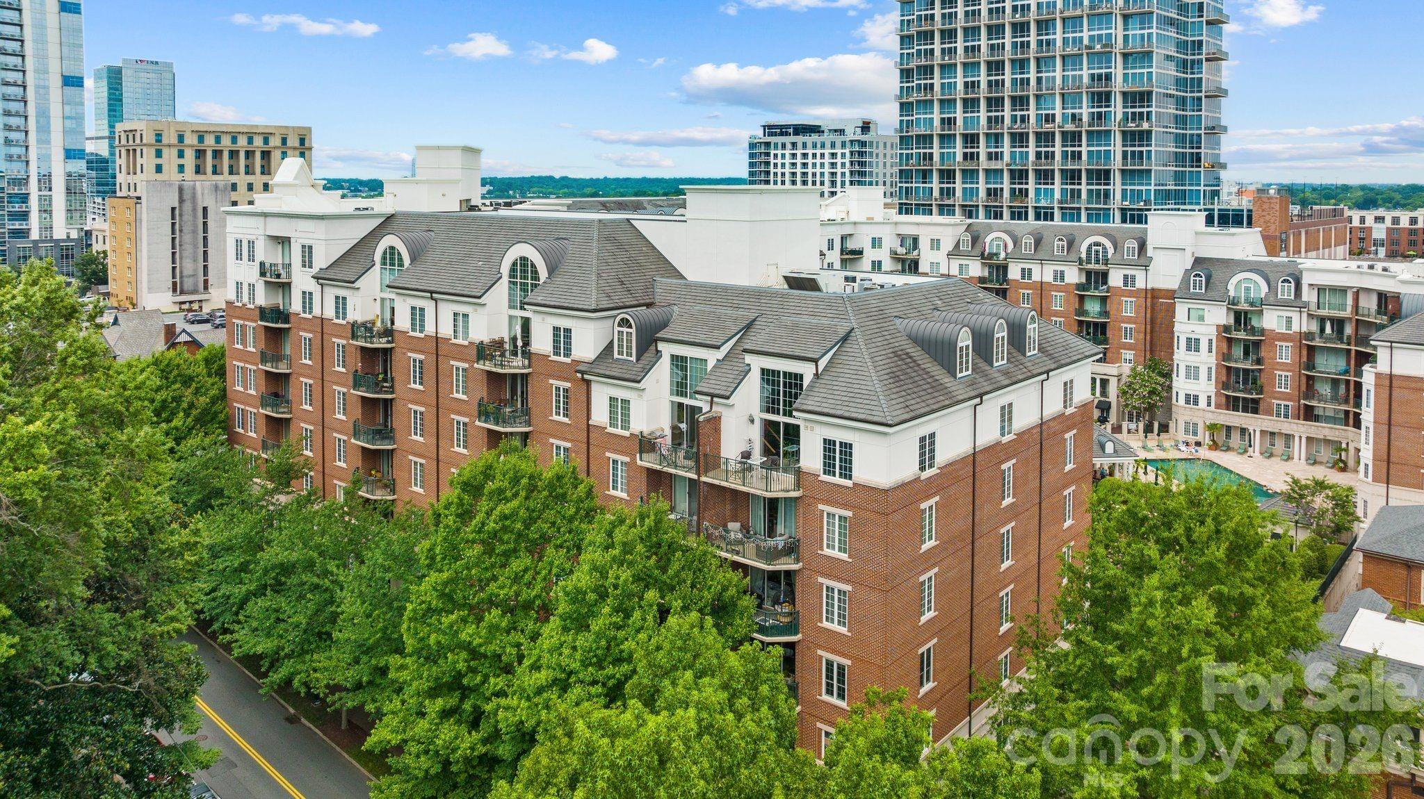 300 W 5th Street — Charlotte