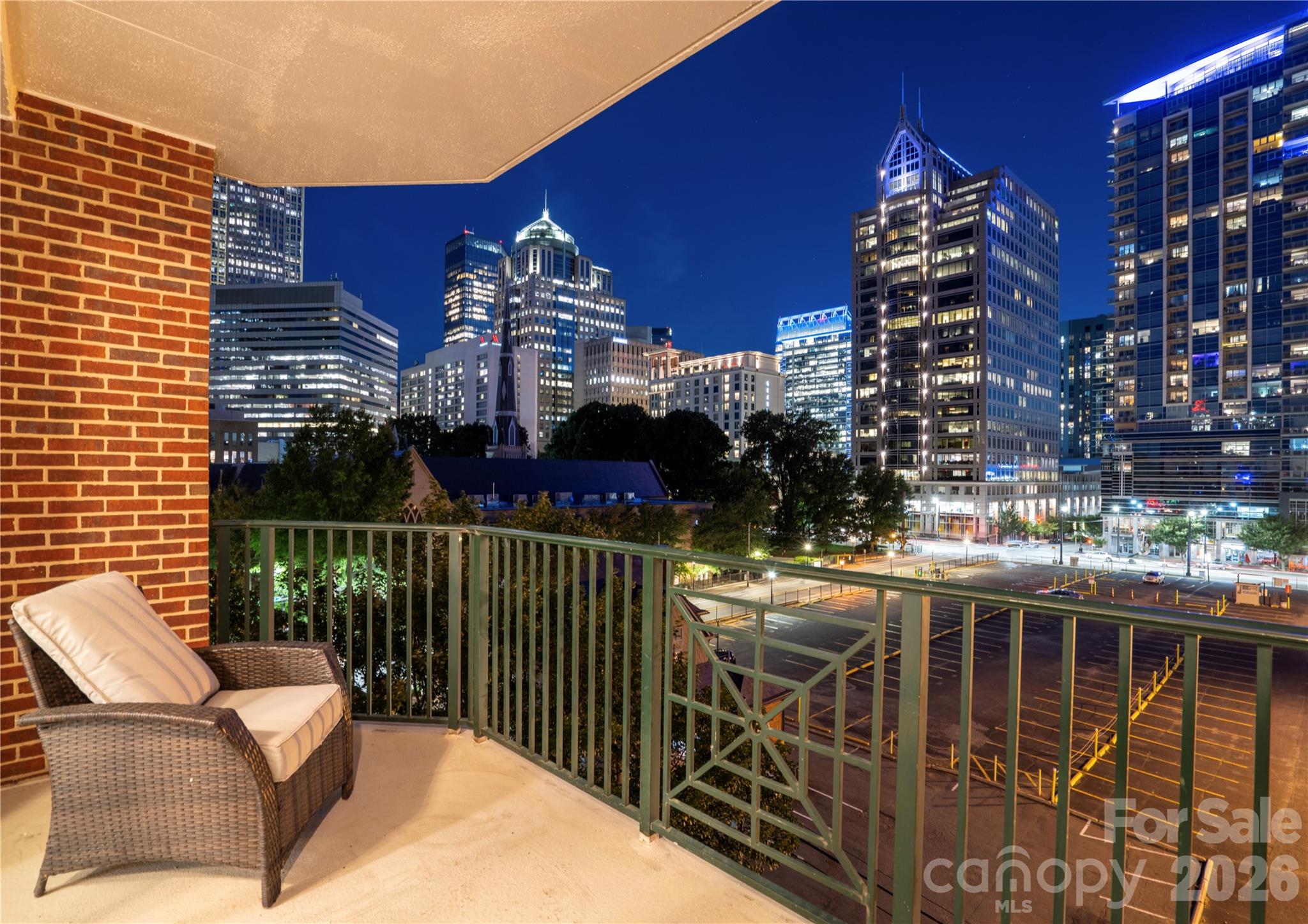 300 W 5th Street — Charlotte