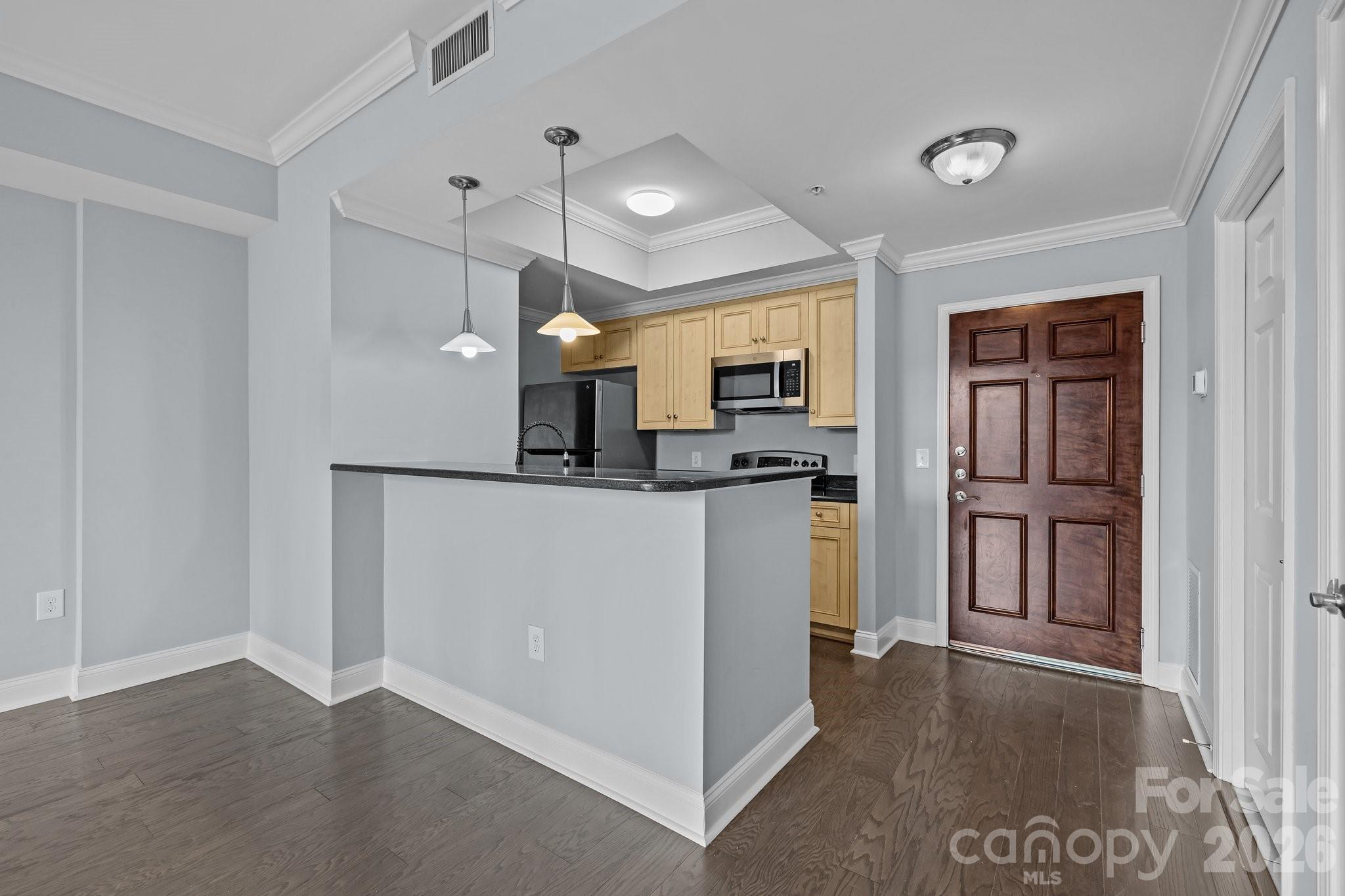 300 W 5th Street — Charlotte