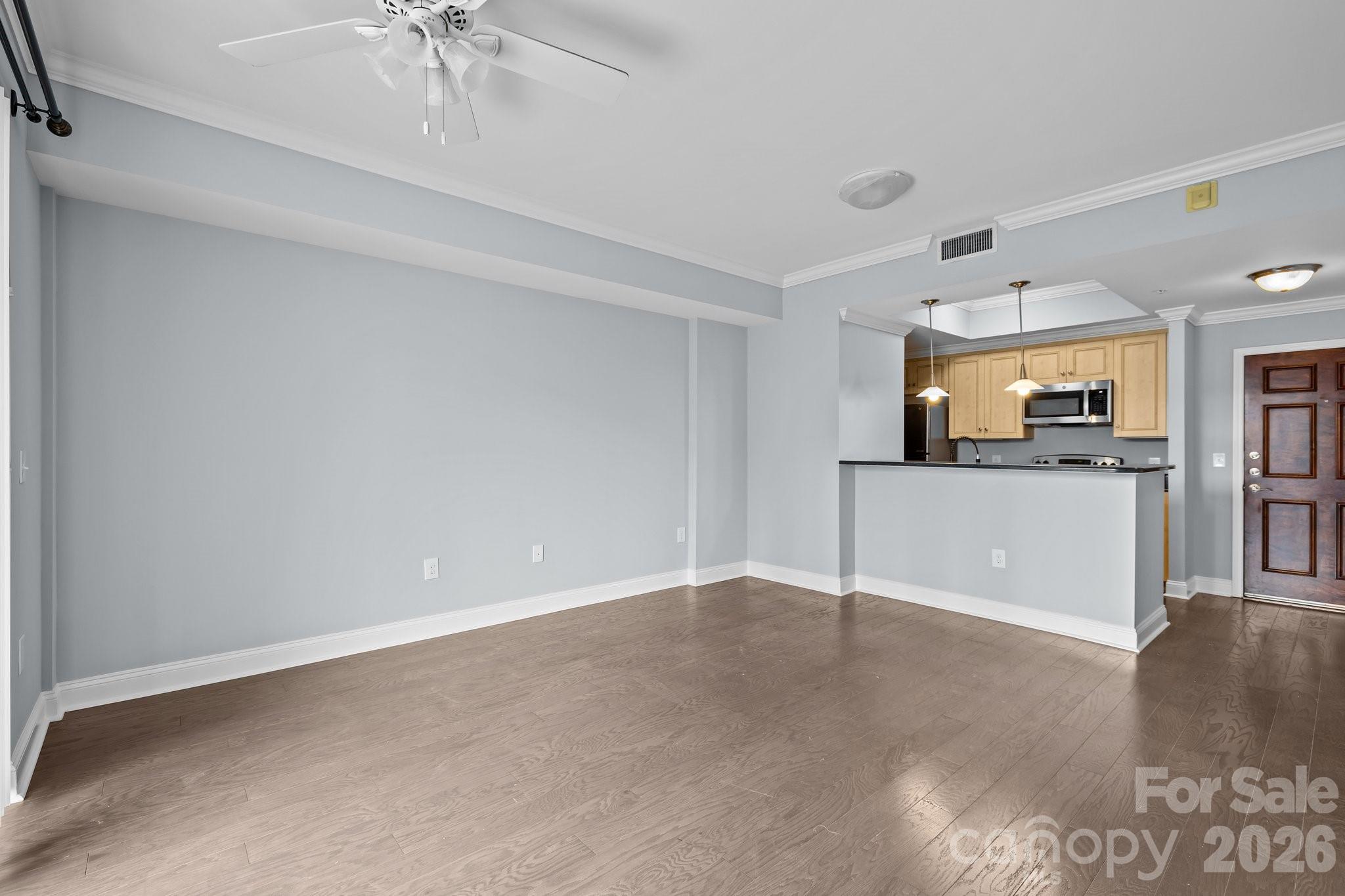300 W 5th Street — Charlotte
