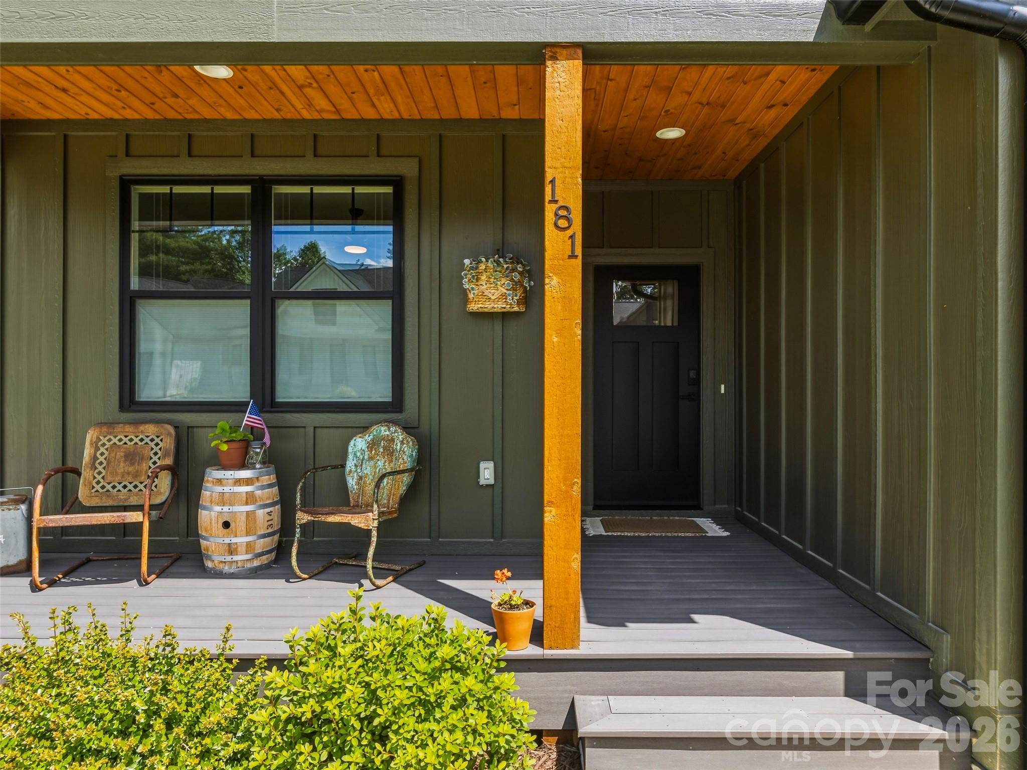 181 Byron Forest Drive — Horse Shoe