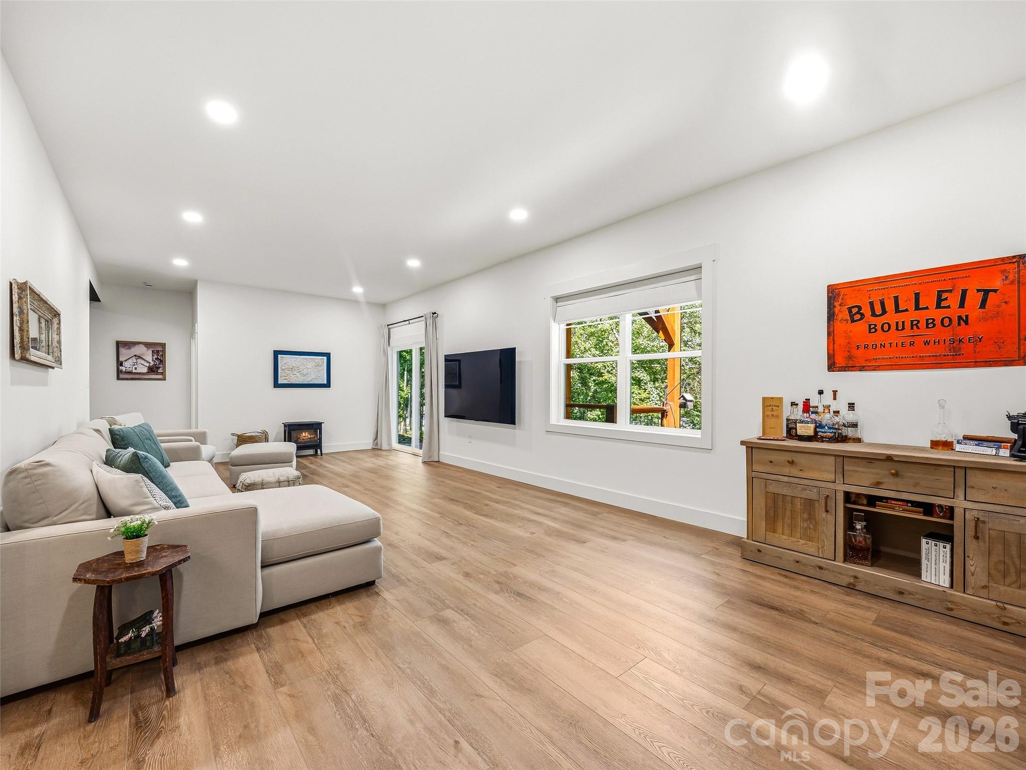181 Byron Forest Drive — Horse Shoe