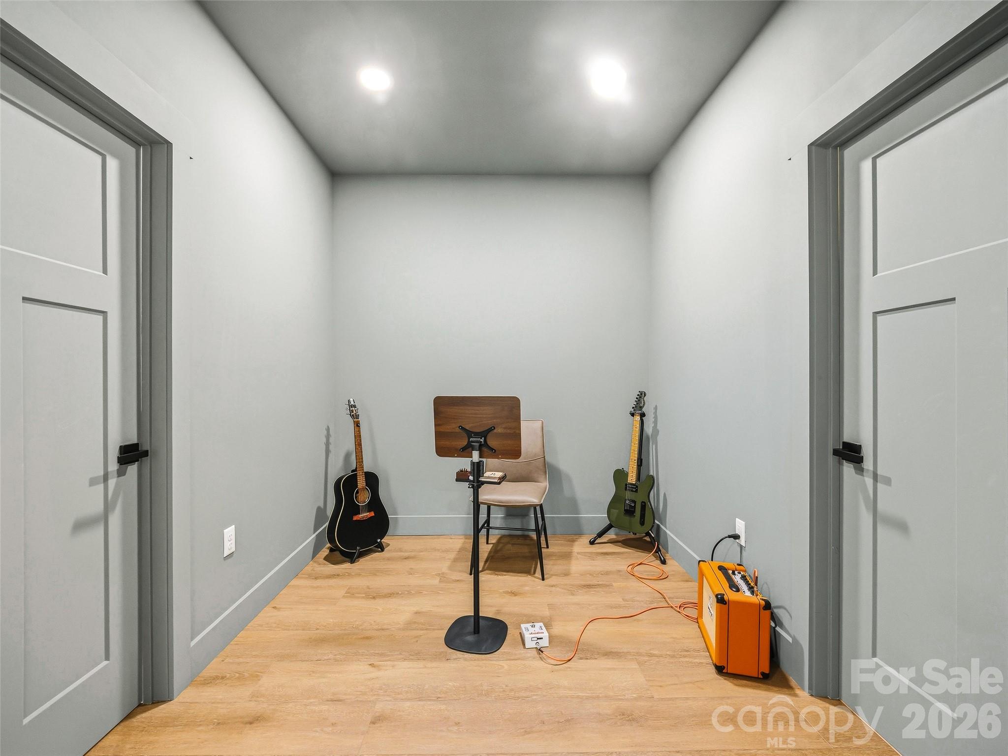 181 Byron Forest Drive — Horse Shoe