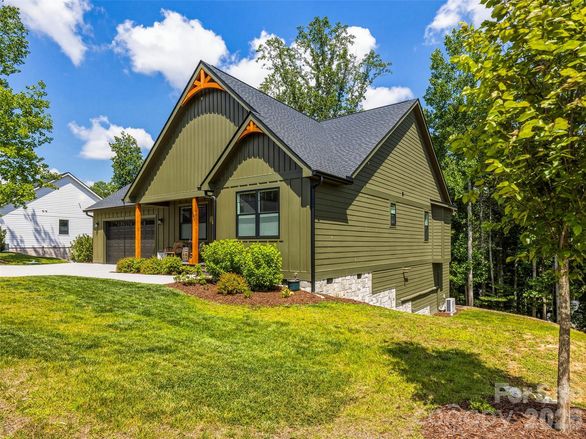 181 Byron Forest Drive — Horse Shoe