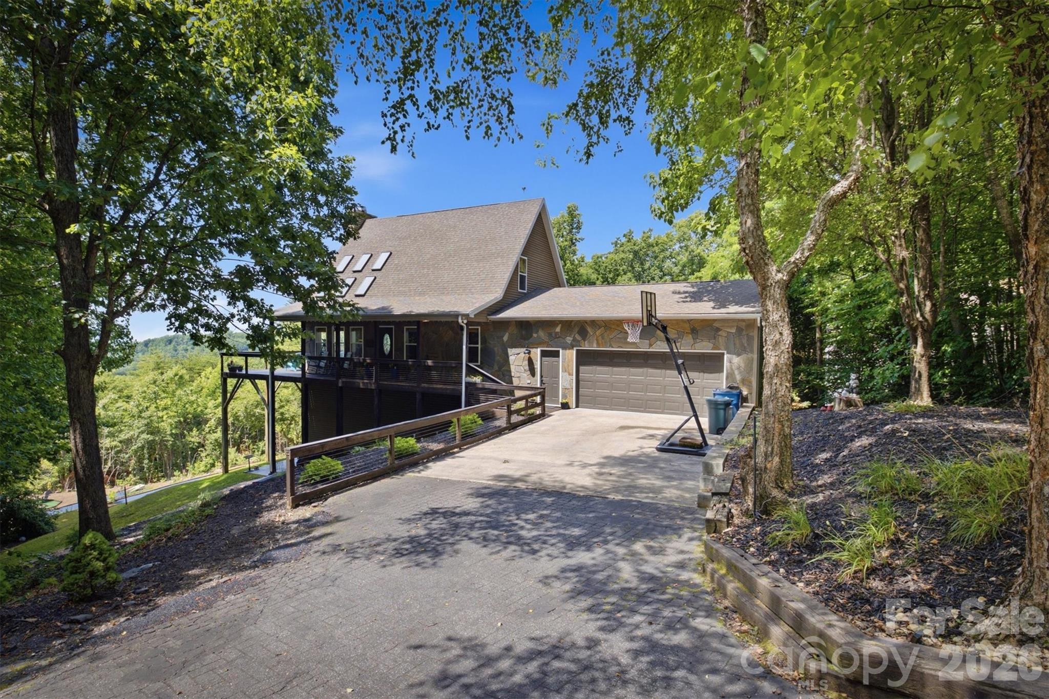 3381 Stones Throw Drive — Valdese