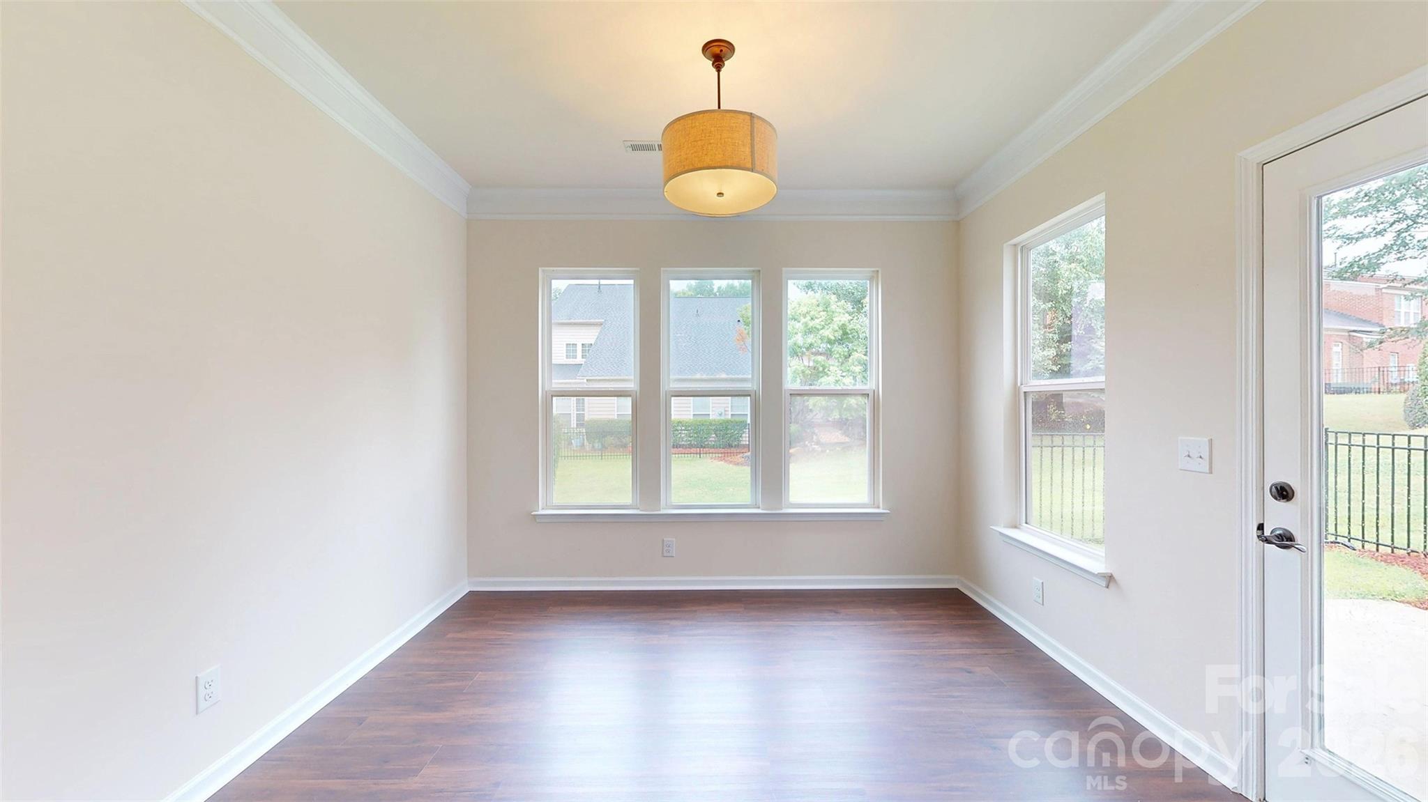 4752 Mount Royal Lane — Charlotte