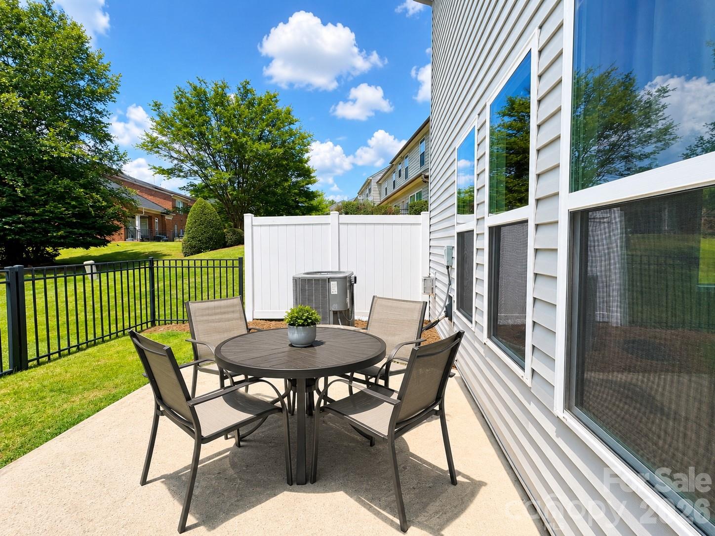 4752 Mount Royal Lane — Charlotte