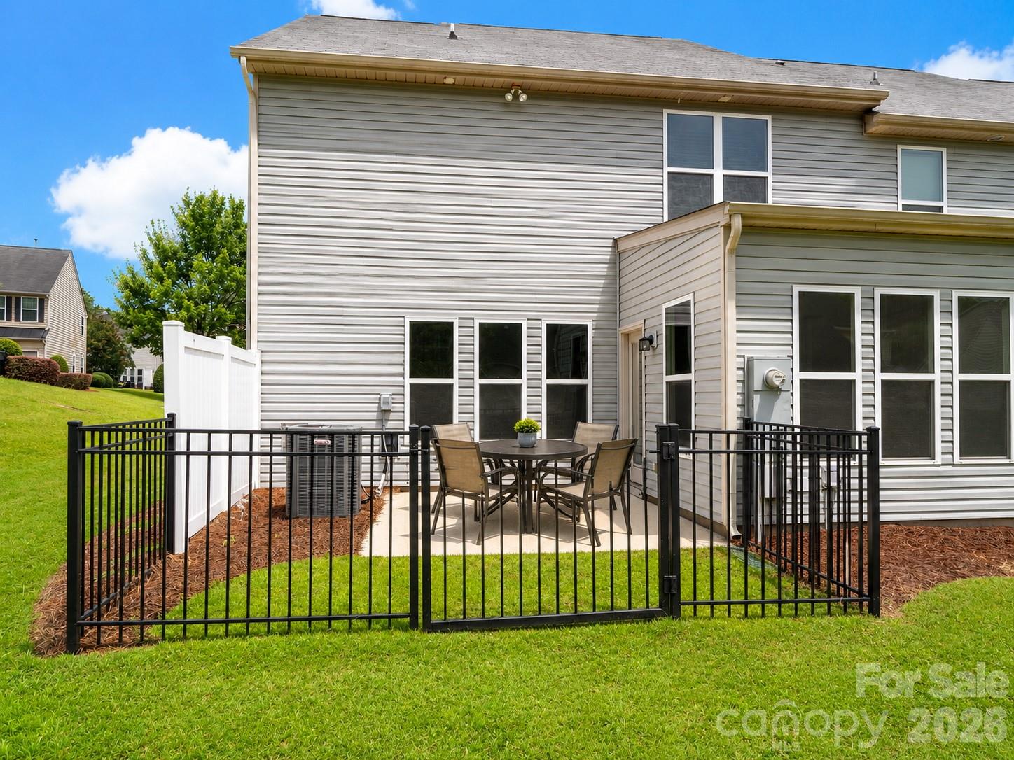 4752 Mount Royal Lane — Charlotte