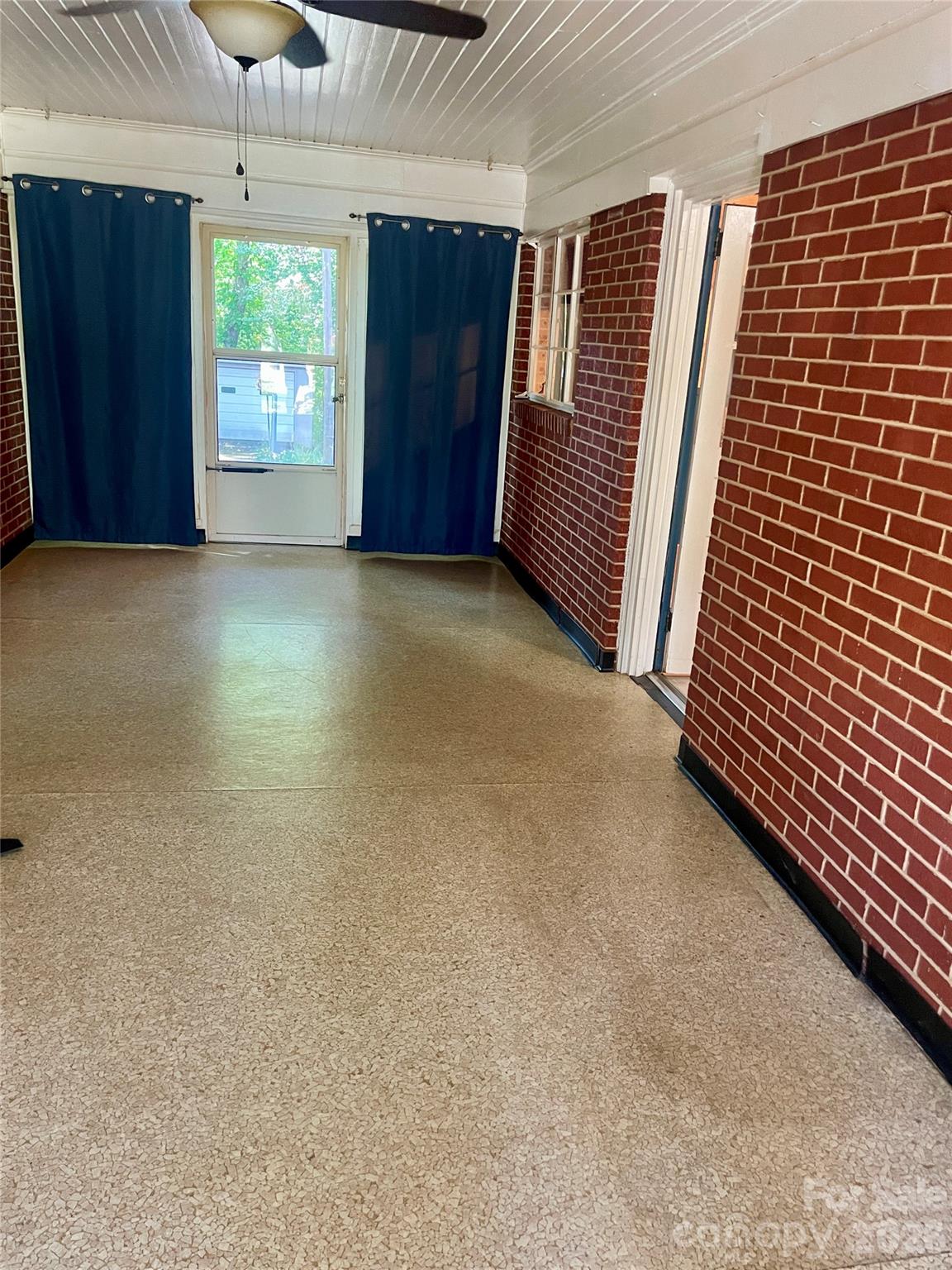 1099 Amherst Road — Morganton
