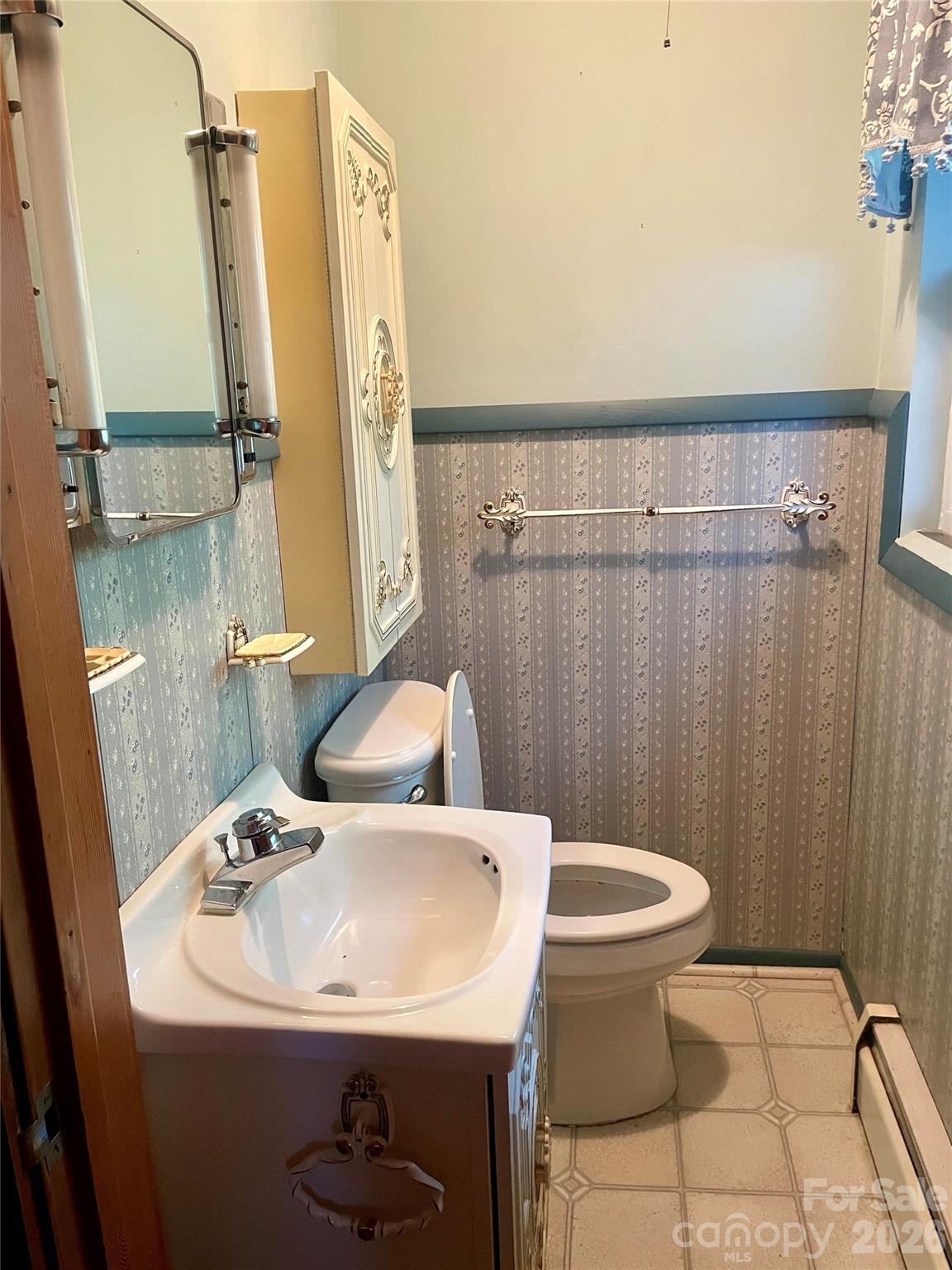 1099 Amherst Road — Morganton